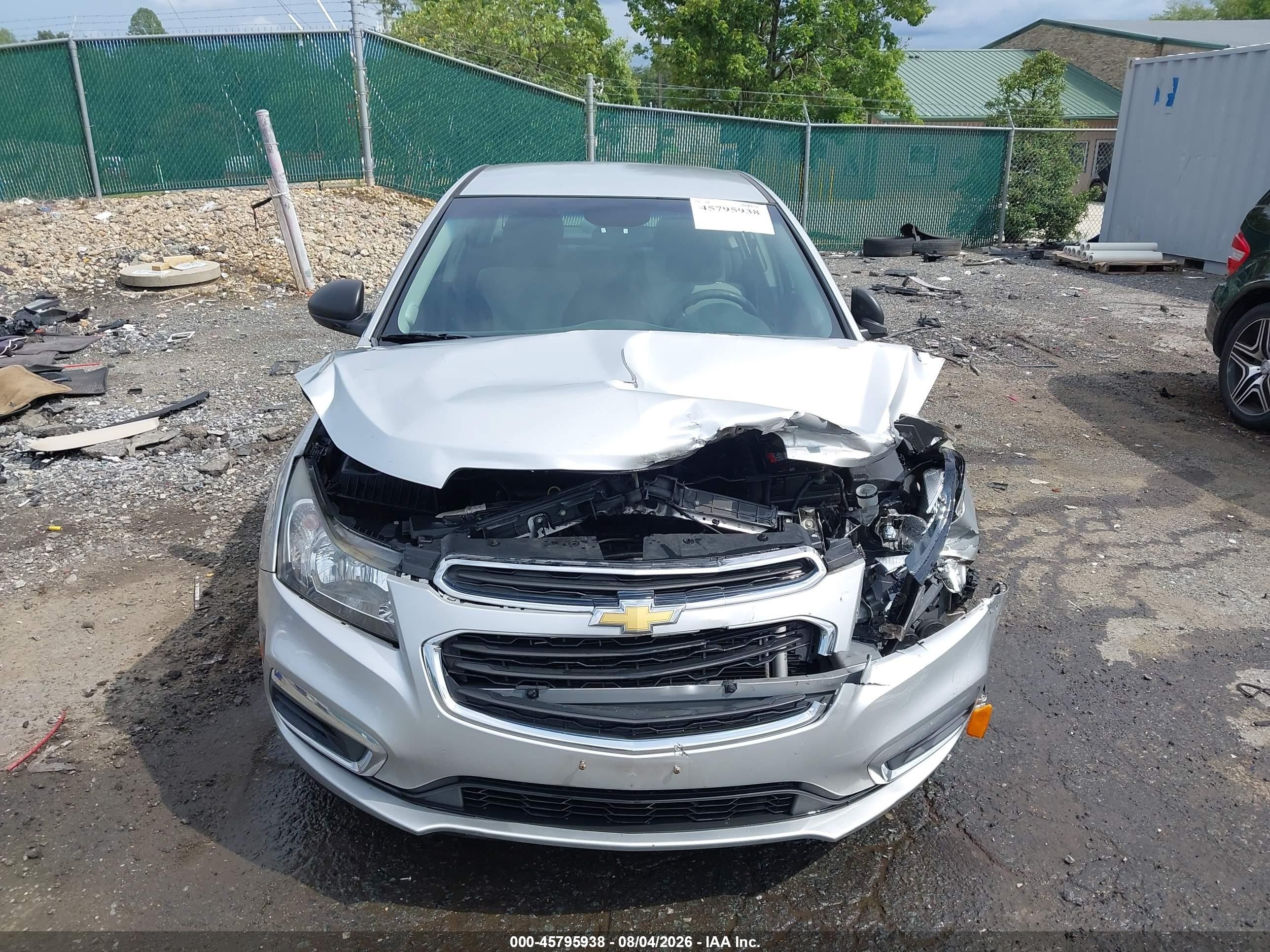 2015 Chevrolet Cruze Ls Auto Серебряный vin: 1G1PA5SH8F7190182