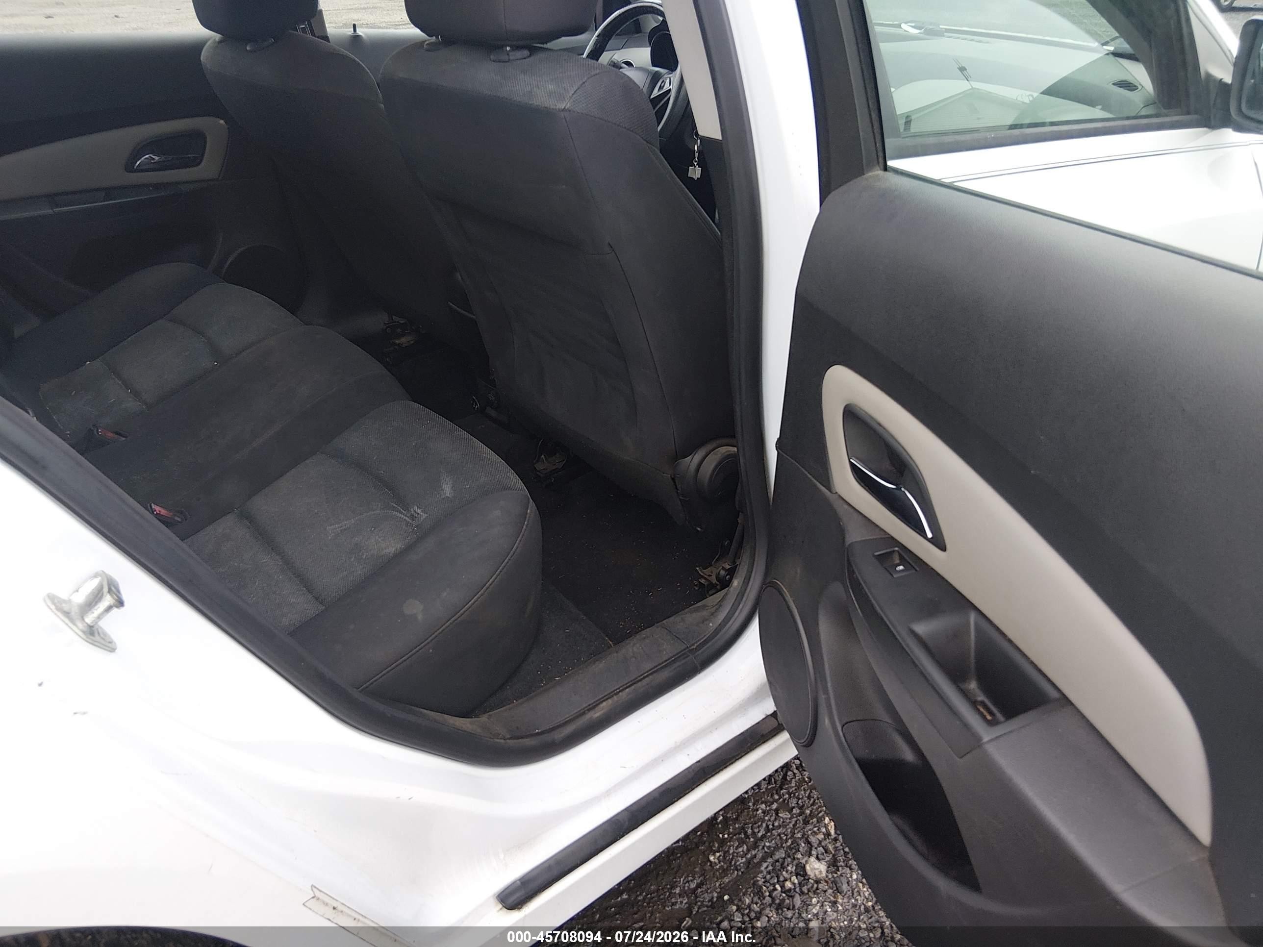 2013 Chevrolet Cruze Ls Auto White vin: 1G1PA5SH9D7104326