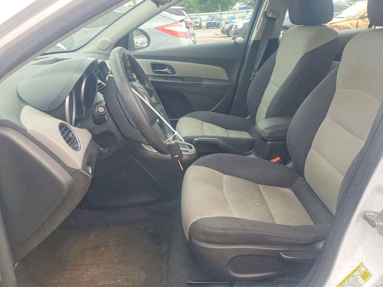 2013 Chevrolet Cruze Ls White vin: 1G1PA5SH9D7163294