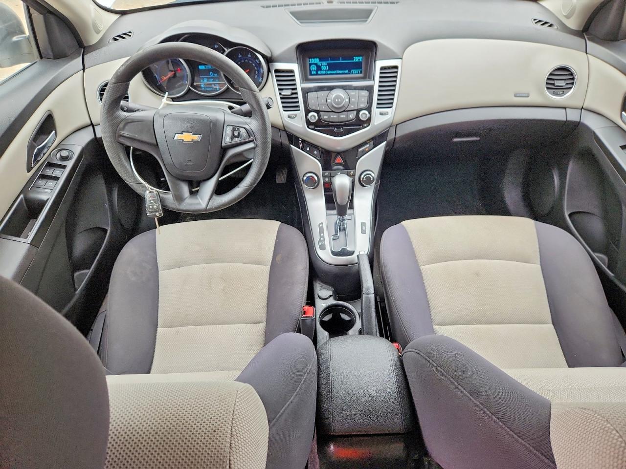 2014 Chevrolet Cruze Ls White vin: 1G1PA5SH9E7198127