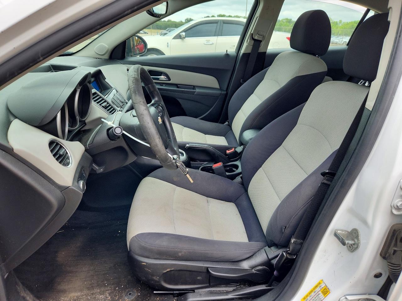 2014 Chevrolet Cruze Ls White vin: 1G1PA5SH9E7198127