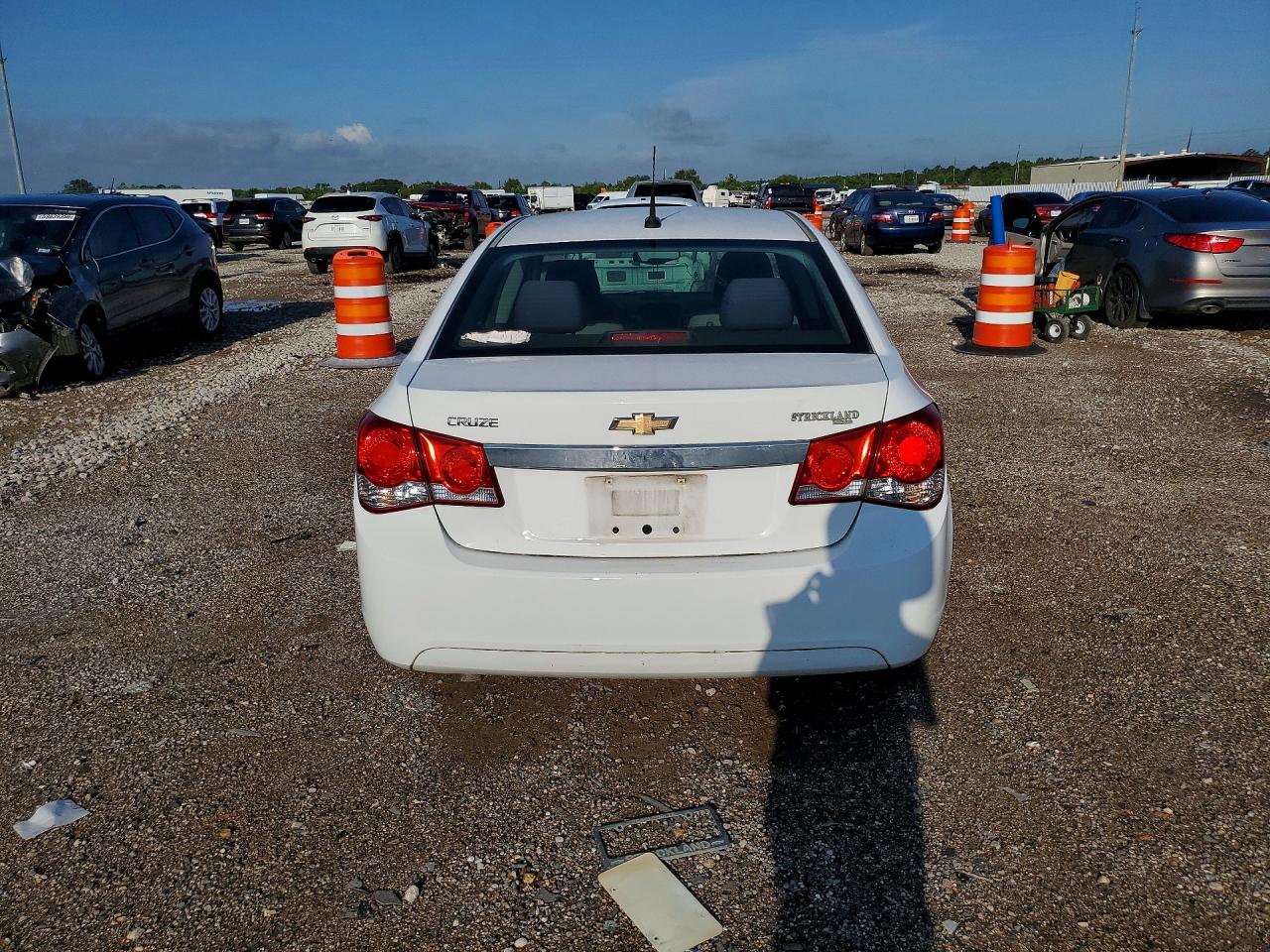 2014 Chevrolet Cruze Ls White vin: 1G1PA5SH9E7269990