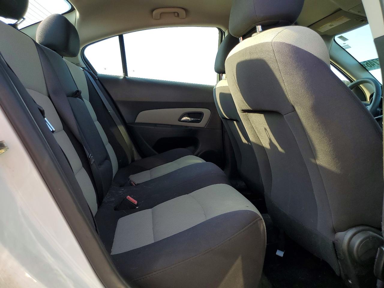 2014 Chevrolet Cruze Ls White vin: 1G1PA5SH9E7269990