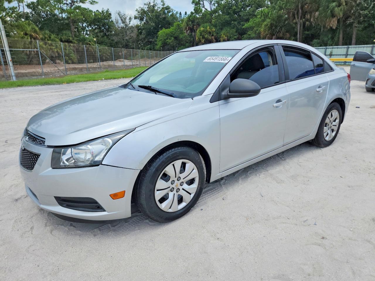 2014 Chevrolet Cruze Ls Silver vin: 1G1PA5SH9E7280942