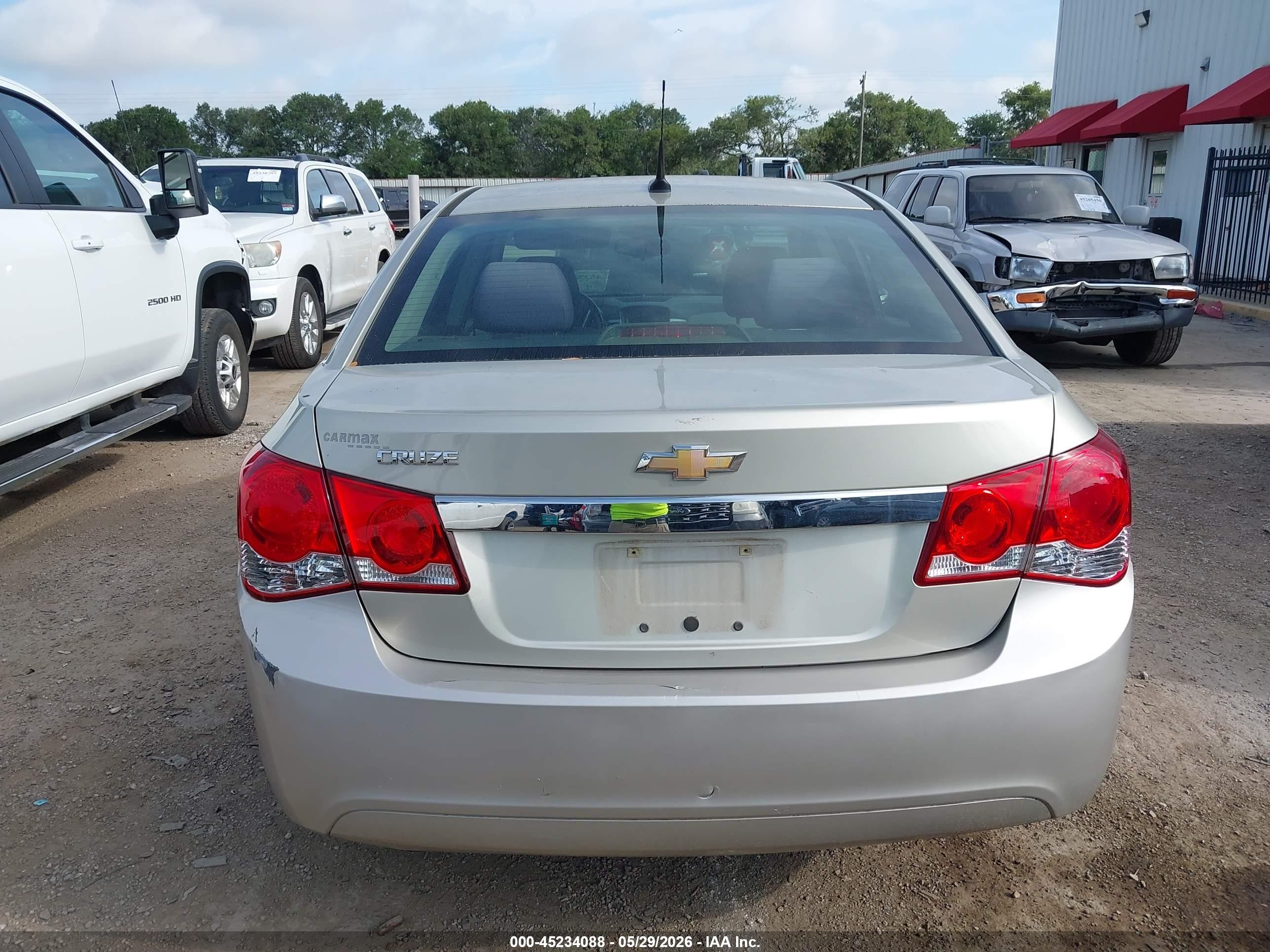 2013 Chevrolet Cruze Ls Auto Beige vin: 1G1PA5SHXD7252212