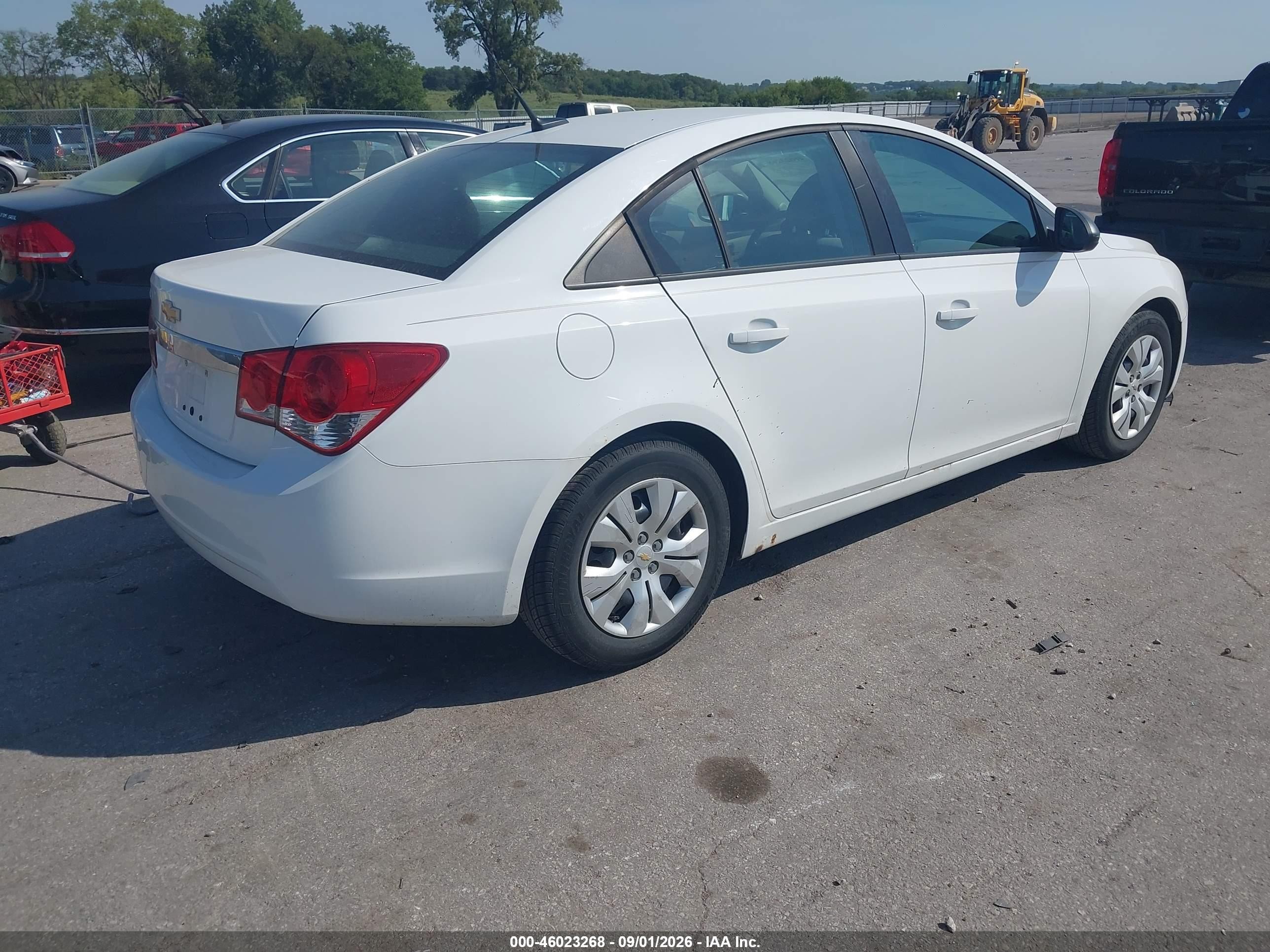 2014 Chevrolet Cruze Ls Auto Белый vin: 1G1PA5SHXE7103073