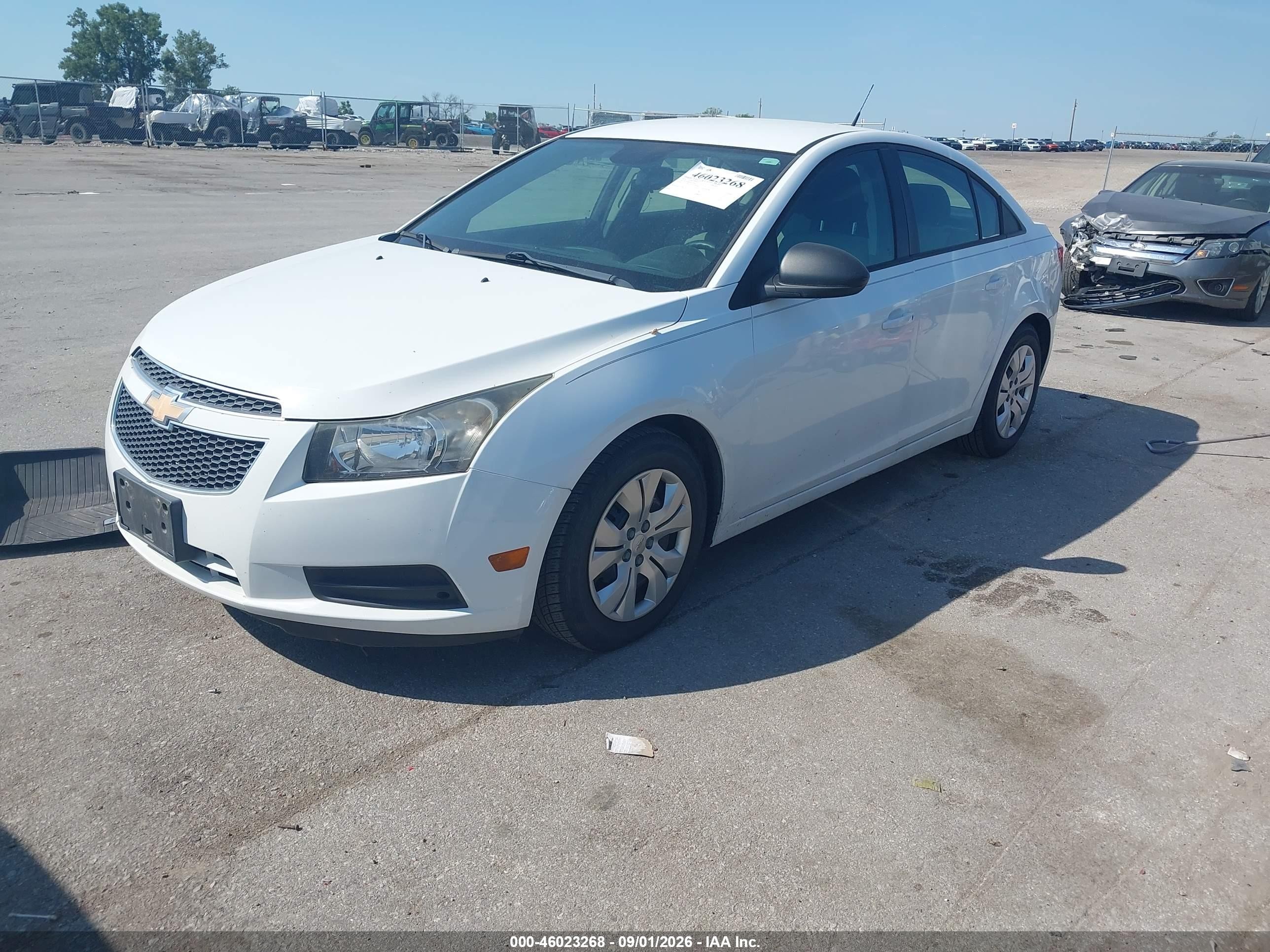 2014 Chevrolet Cruze Ls Auto Белый vin: 1G1PA5SHXE7103073