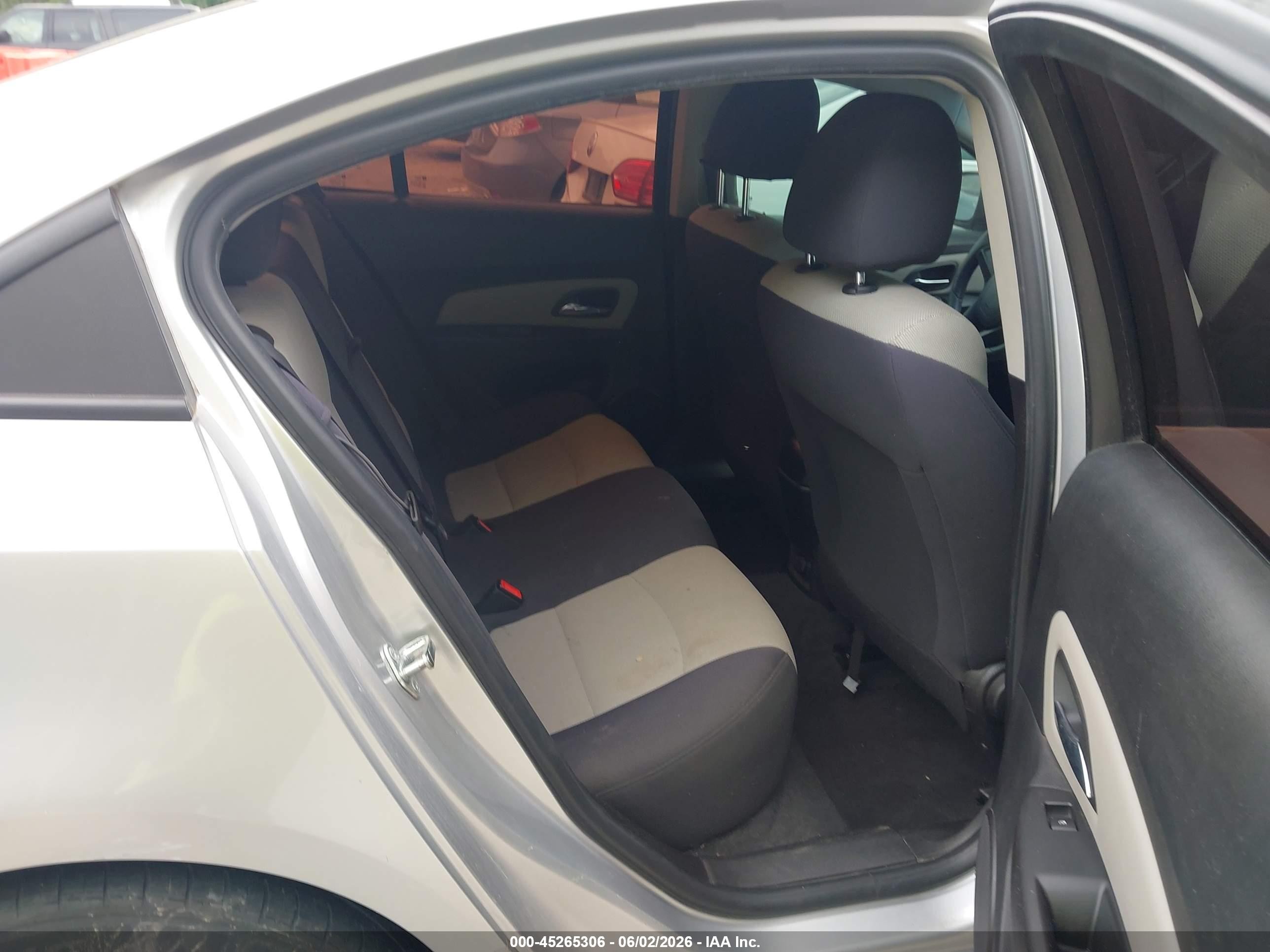 2014 Chevrolet Cruze Ls Auto Silver vin: 1G1PA5SHXE7198136