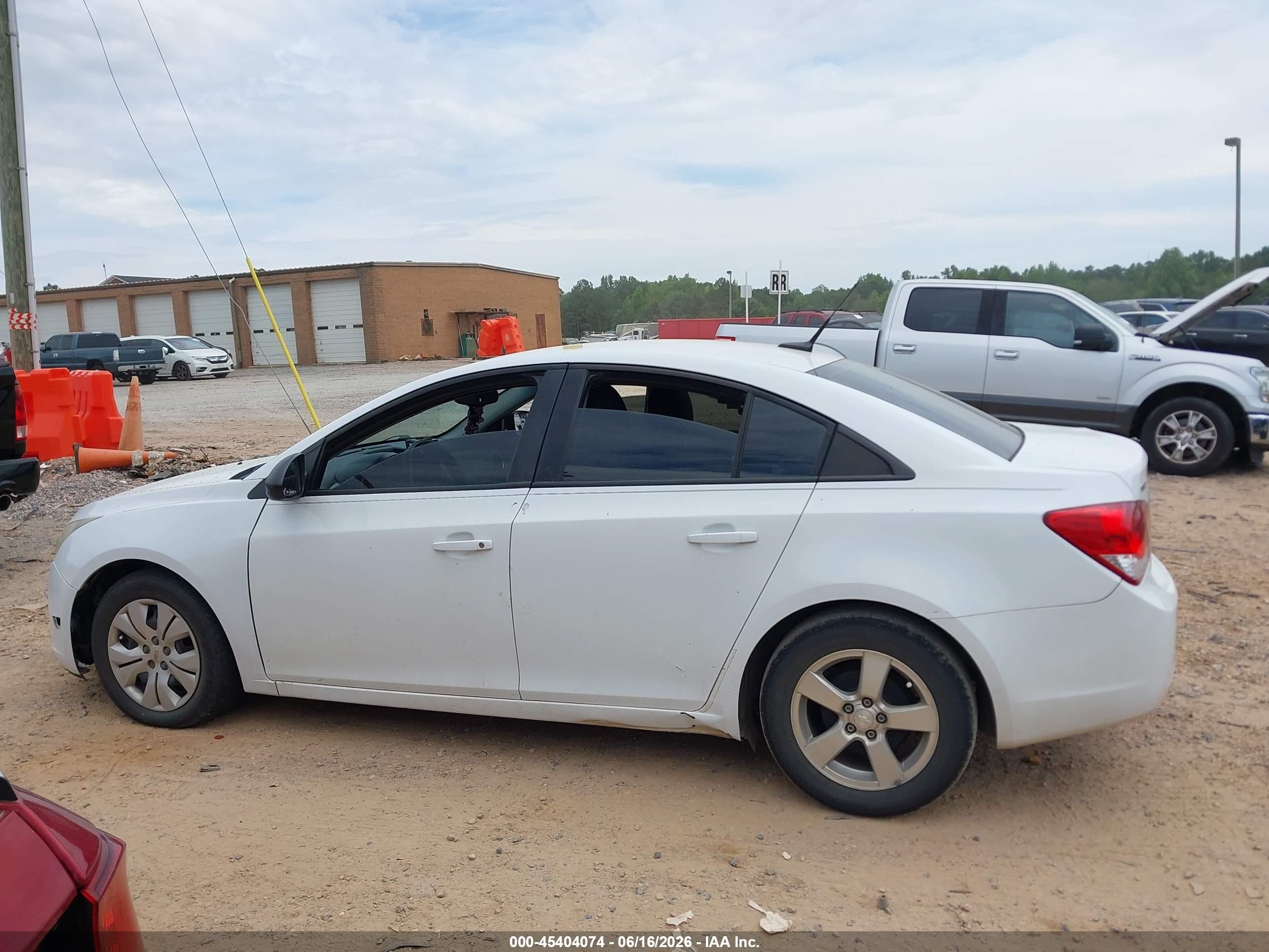 2014 Chevrolet Cruze Ls Auto White vin: 1G1PA5SHXE7226405