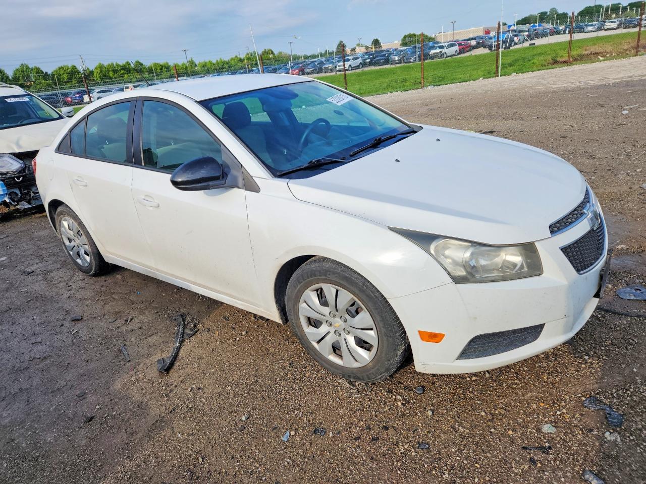 2014 Chevrolet Cruze Ls White vin: 1G1PA5SHXE7285180