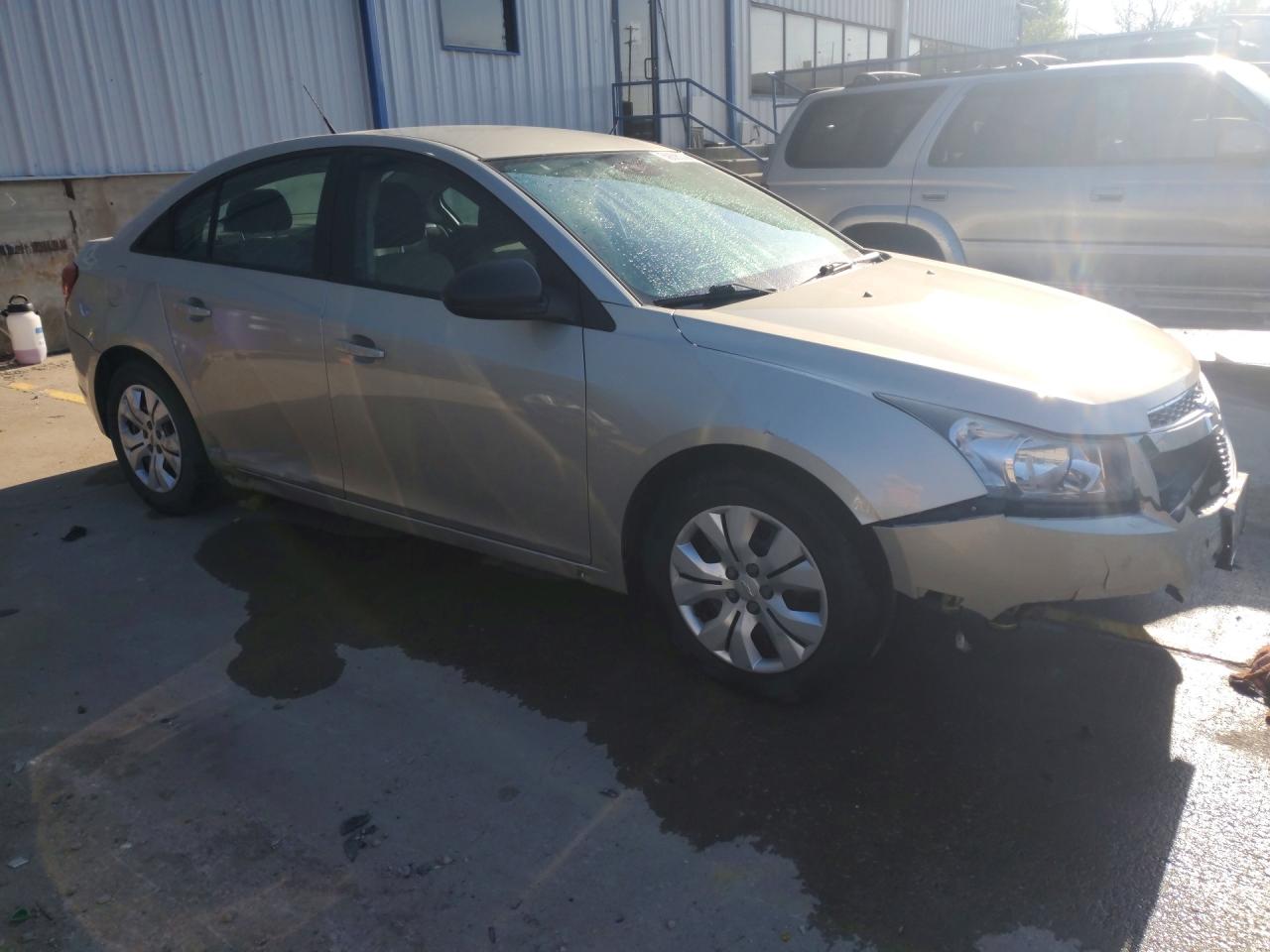2014 Chevrolet Cruze Ls Beige vin: 1G1PA5SHXE7333339