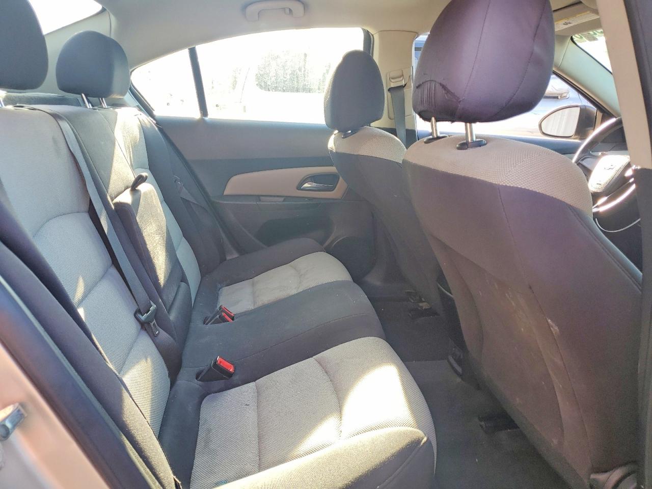 2014 Chevrolet Cruze Ls Beige vin: 1G1PA5SHXE7333339