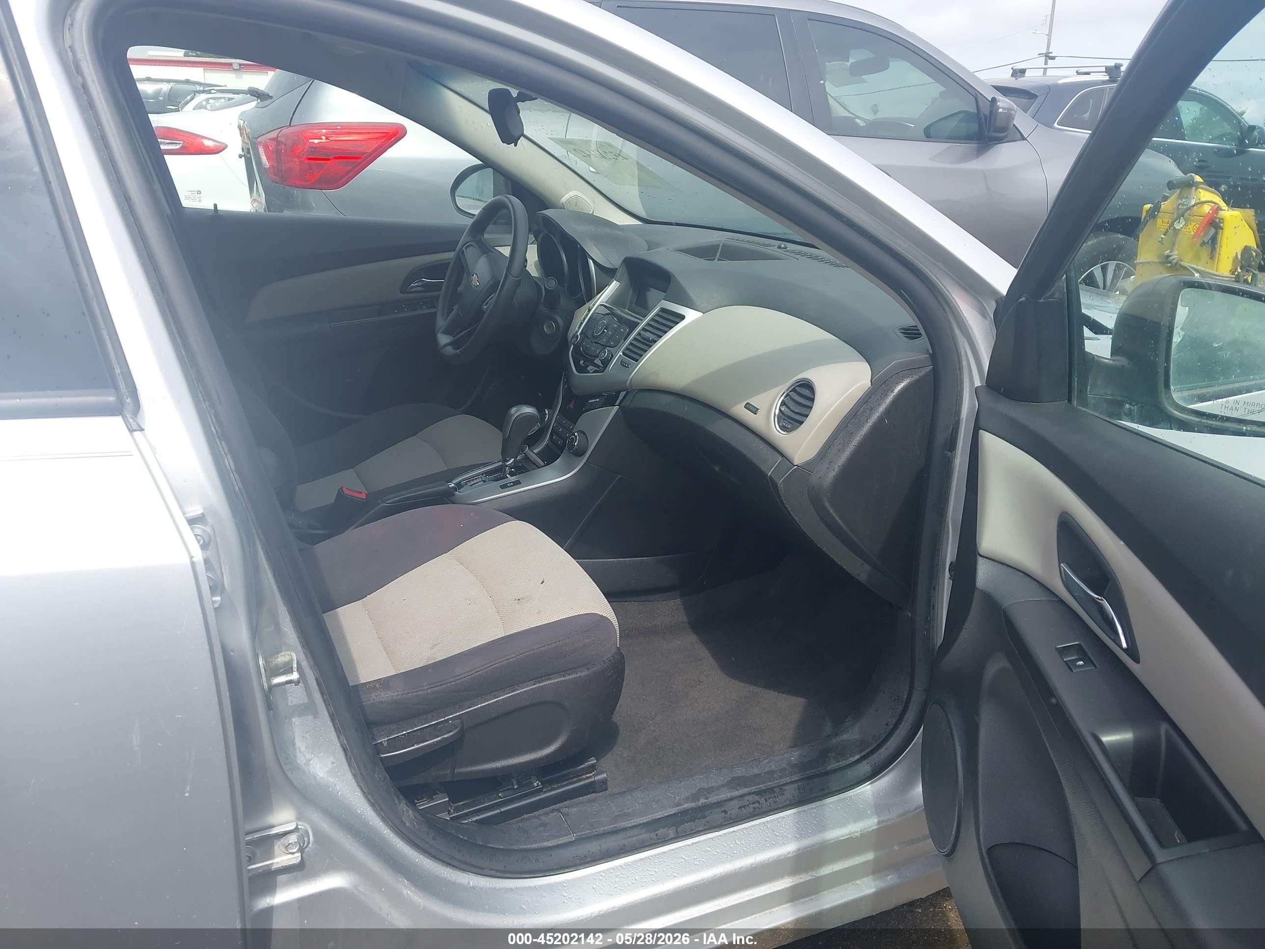 2014 Chevrolet Cruze Ls Auto Silver vin: 1G1PA5SHXE7479935