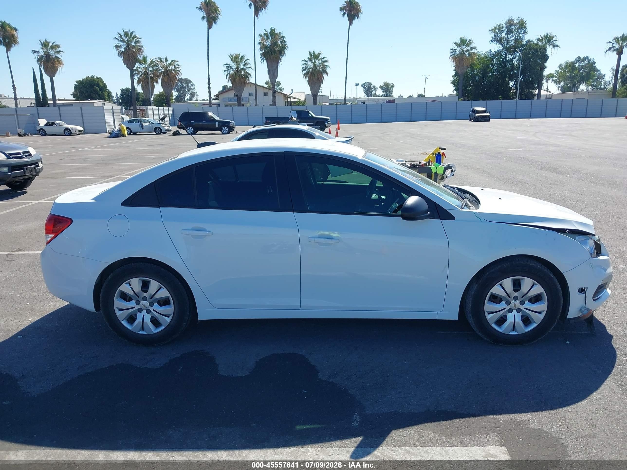 2015 Chevrolet Cruze Ls Manual White vin: 1G1PB5SG0F7102018
