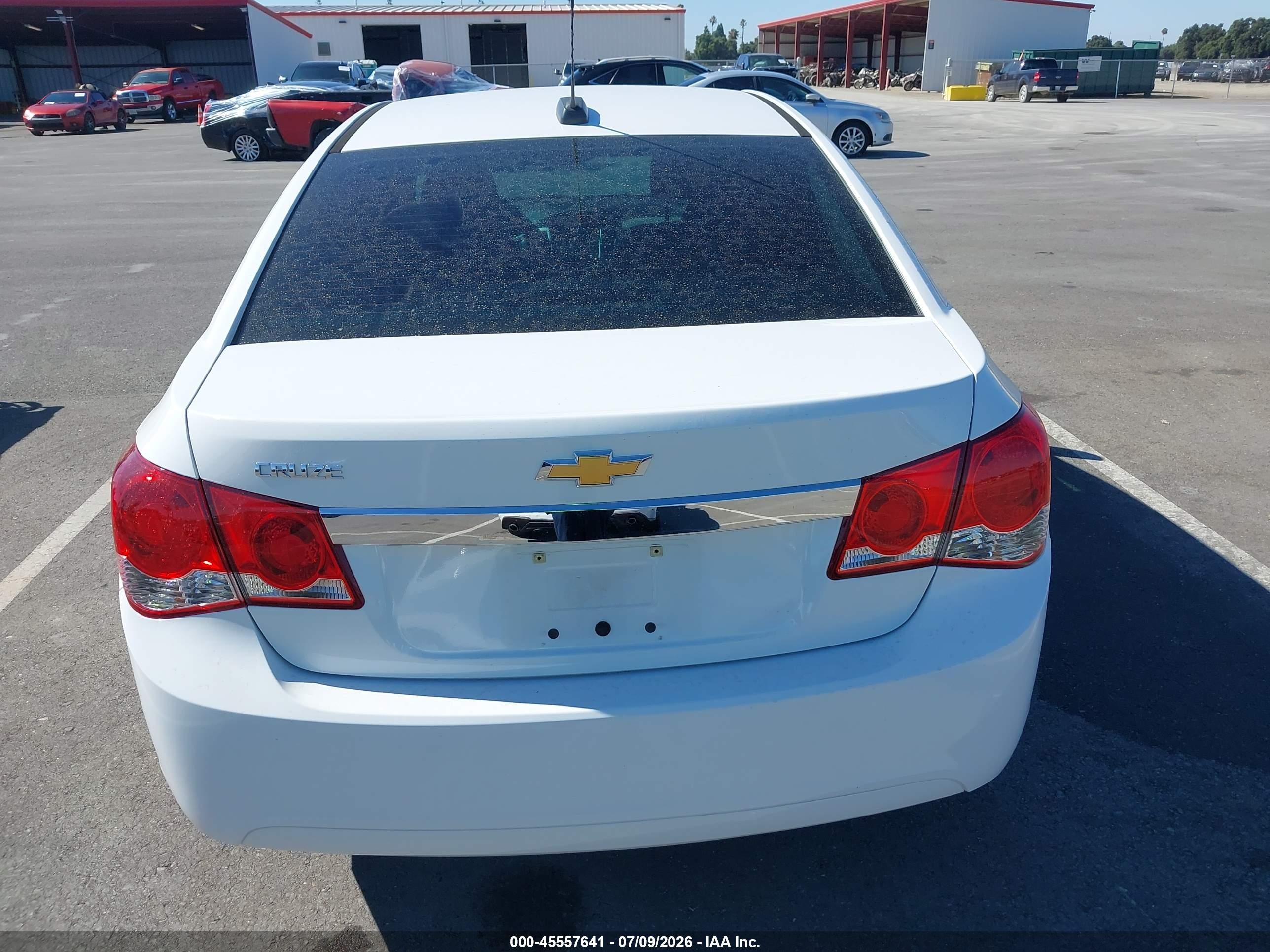 2015 Chevrolet Cruze Ls Manual White vin: 1G1PB5SG0F7102018