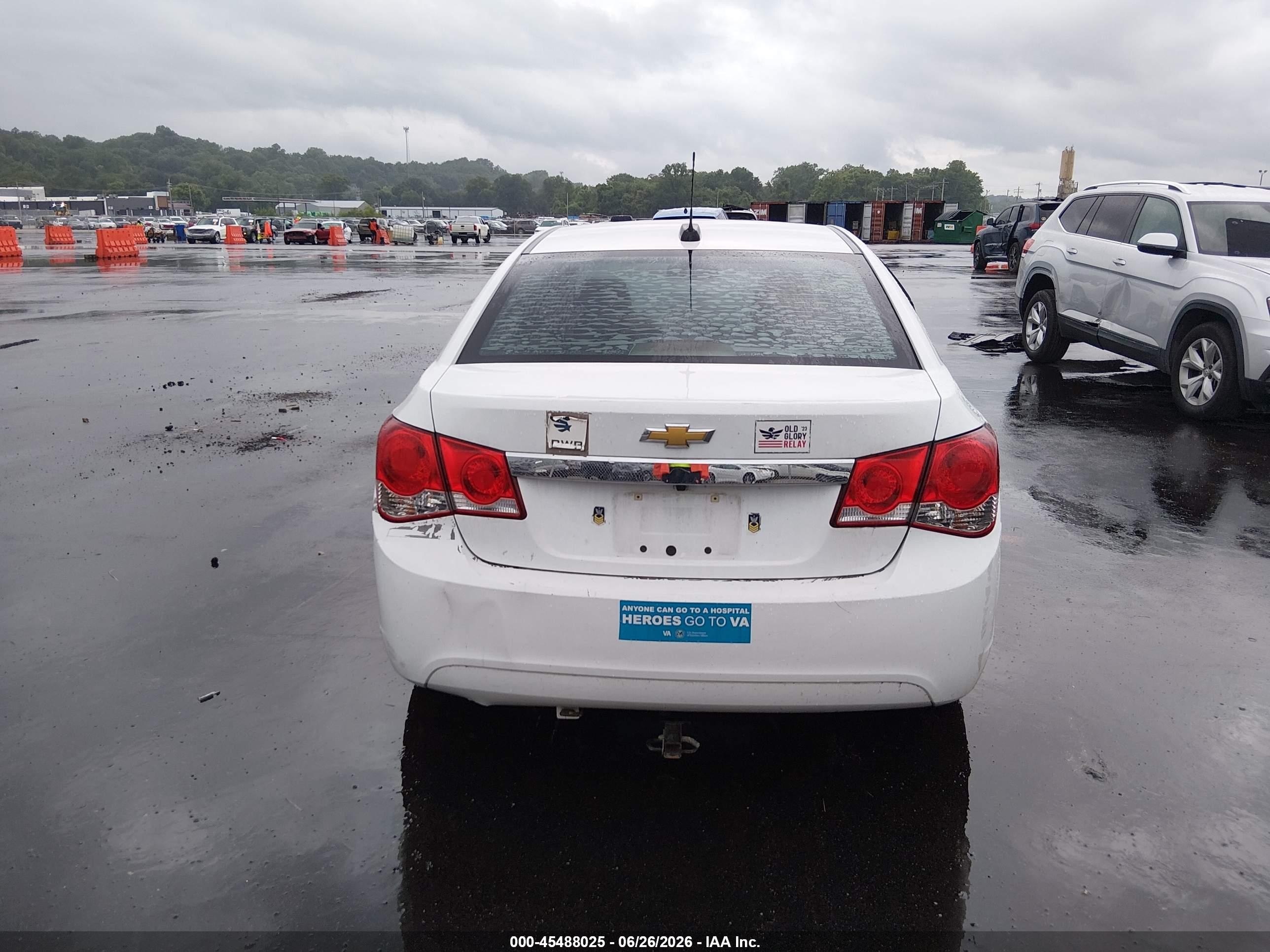 2015 Chevrolet Cruze Ls Manual White vin: 1G1PB5SH0F7232101