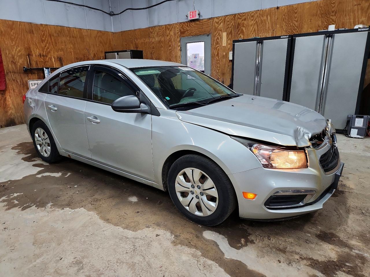 2015 Chevrolet Cruze Ls Silver vin: 1G1PB5SH0F7268788