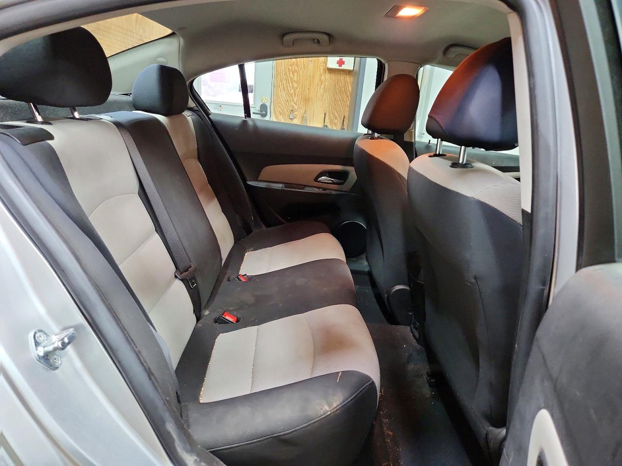 2015 Chevrolet Cruze Ls Silver vin: 1G1PB5SH0F7268788