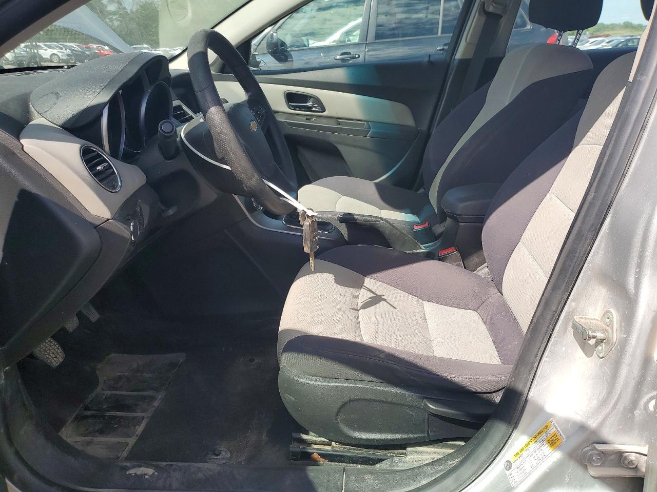 2013 Chevrolet Cruze Ls Серебряный vin: 1G1PB5SH3D7285629