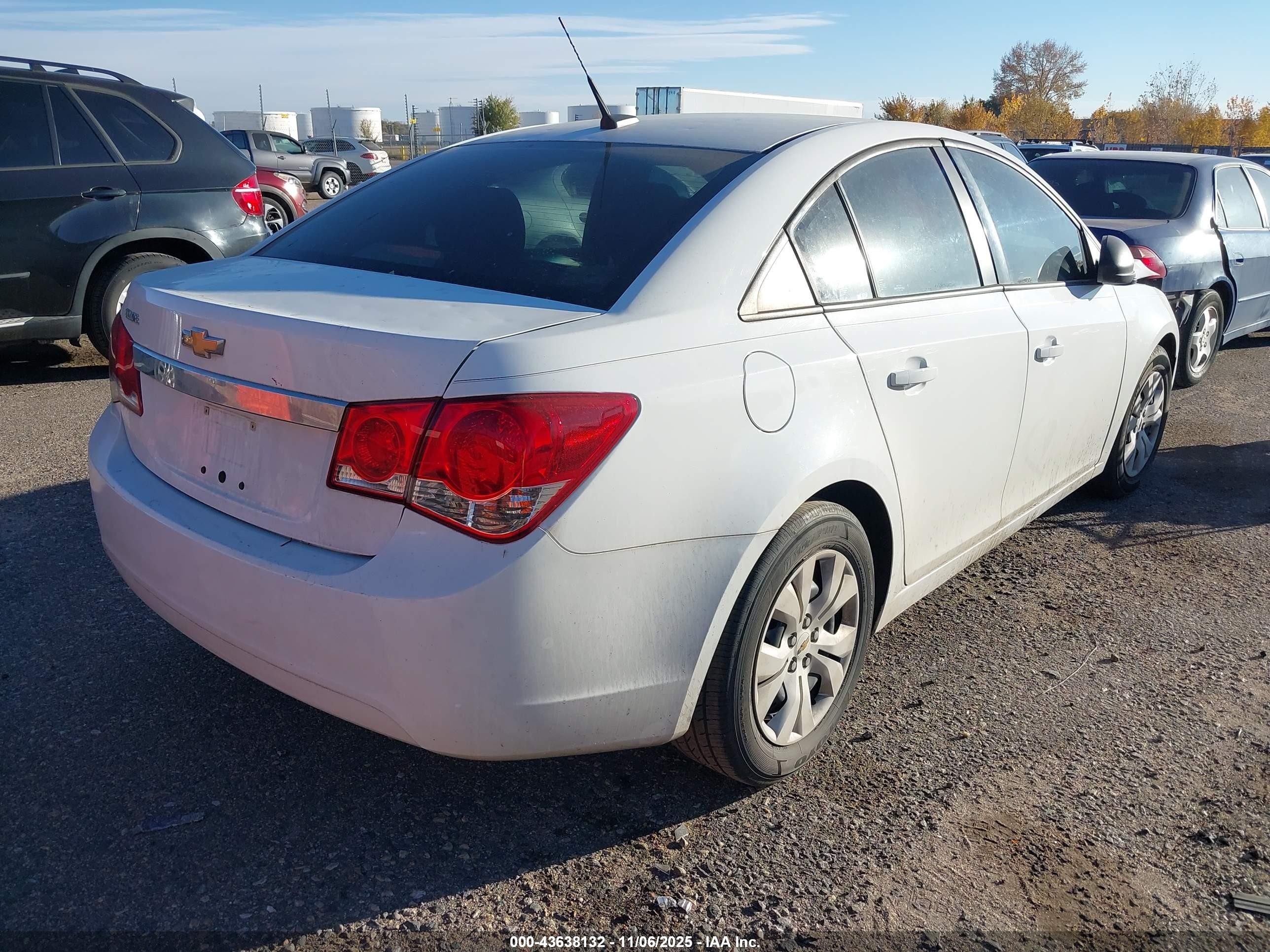 2014 Chevrolet Cruze Ls Manual White vin: 1G1PB5SH4E7137314