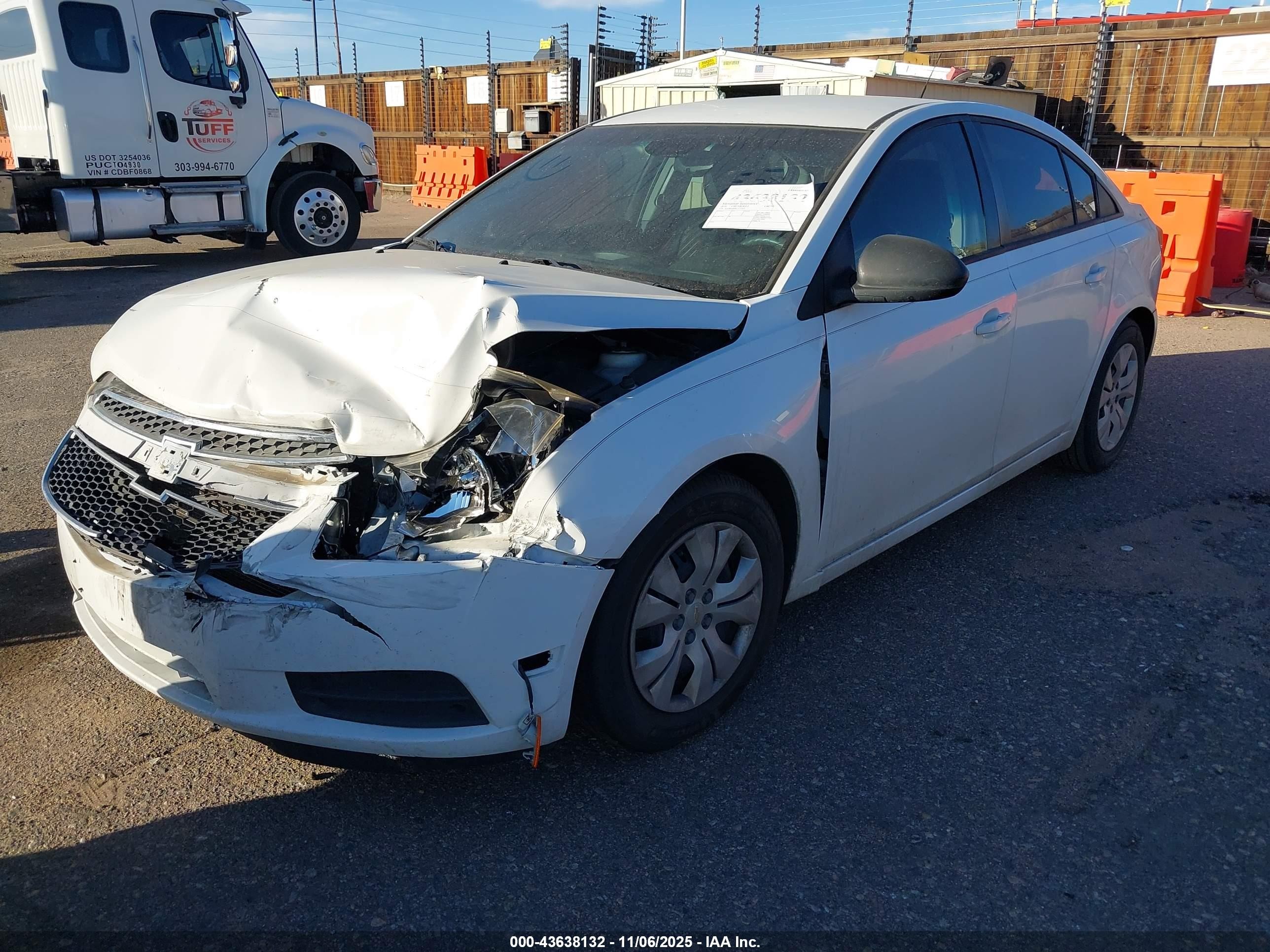 2014 Chevrolet Cruze Ls Manual White vin: 1G1PB5SH4E7137314