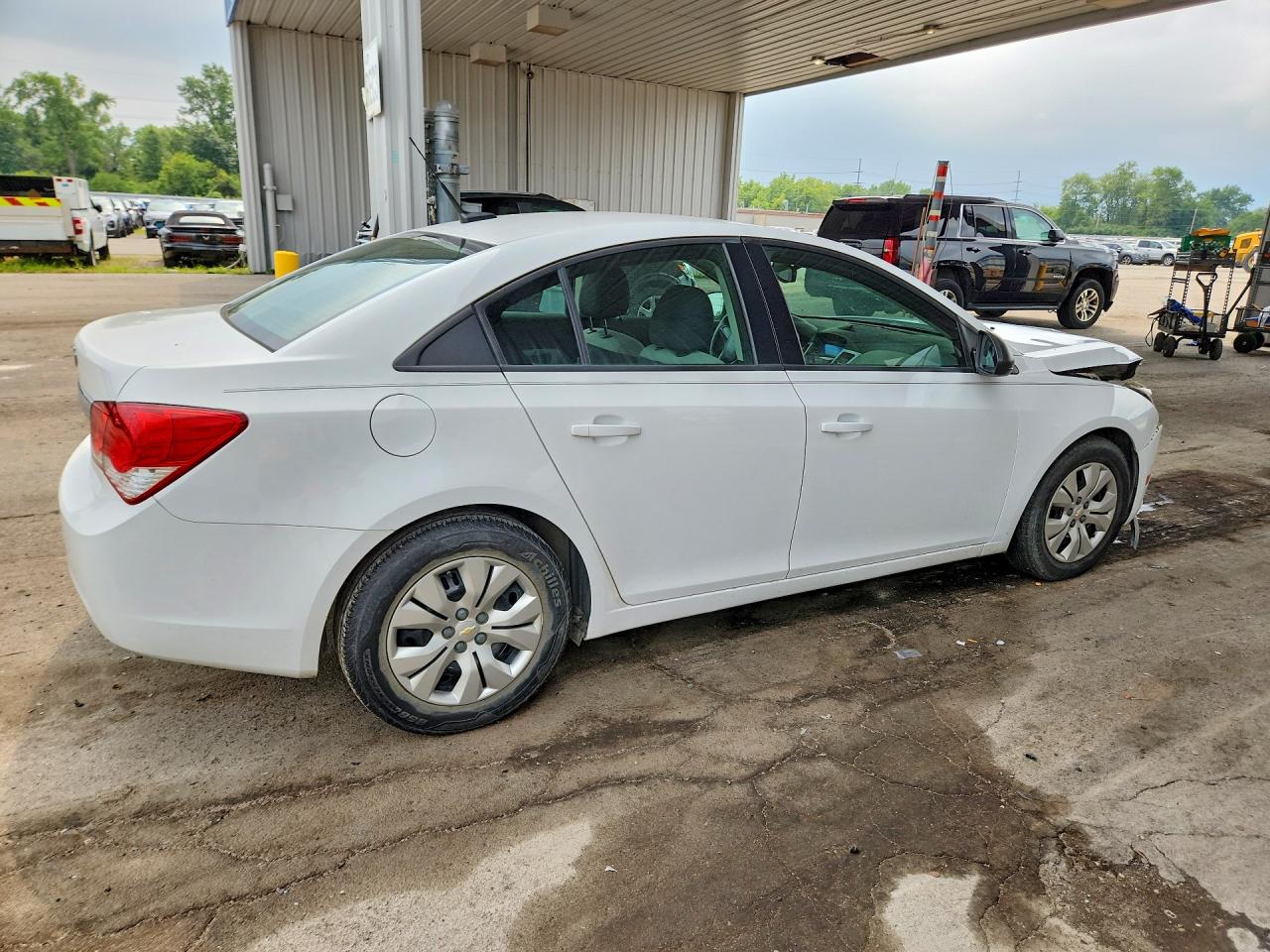 2013 Chevrolet Cruze Ls White vin: 1G1PB5SH5D7123338