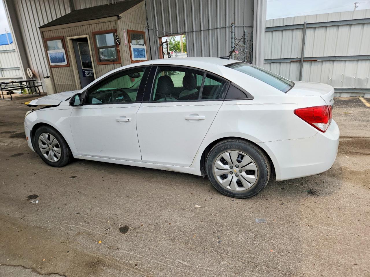 2013 Chevrolet Cruze Ls White vin: 1G1PB5SH5D7123338