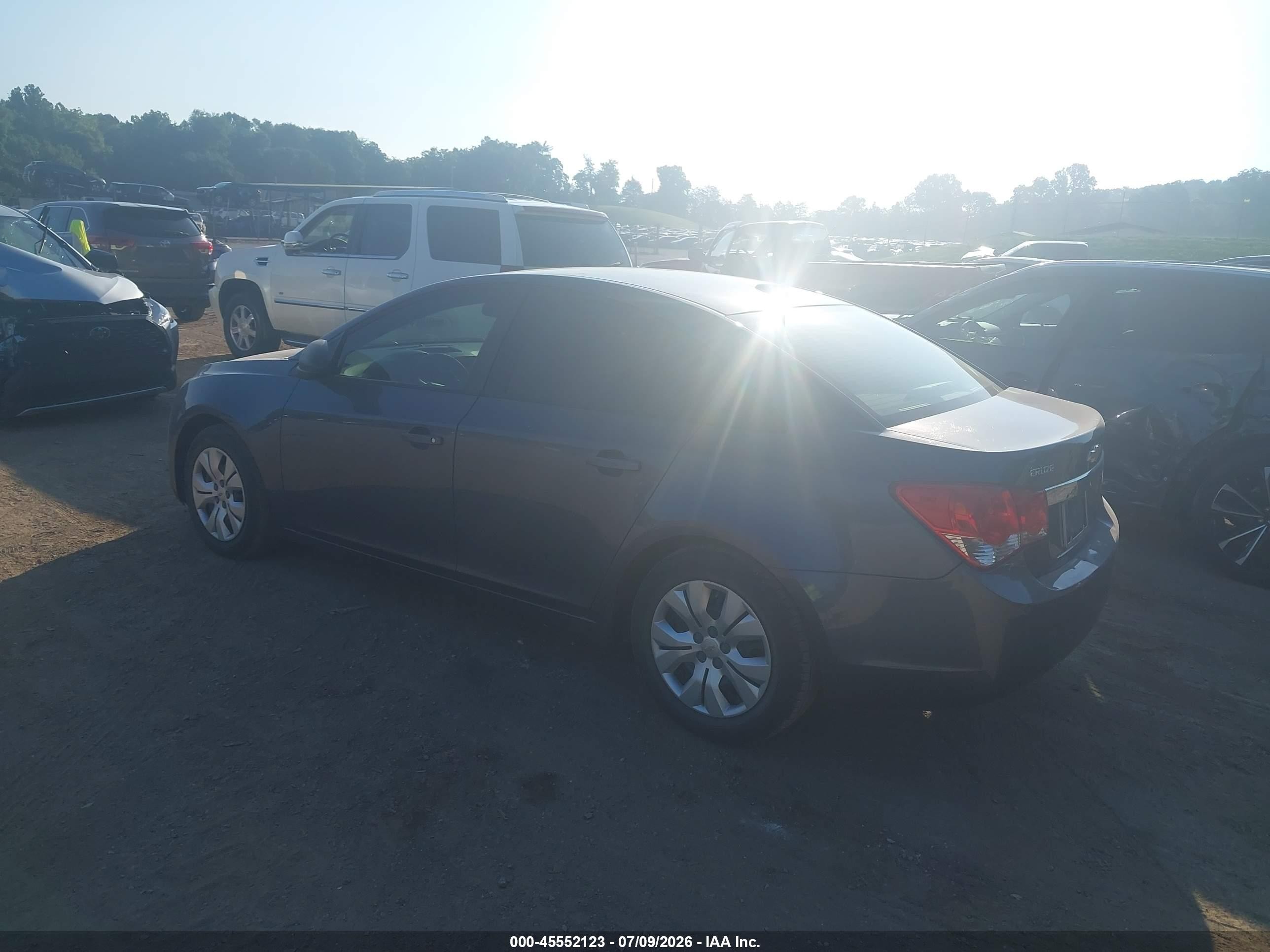 2014 Chevrolet Cruze Ls Manual Blue vin: 1G1PB5SH5E7308698