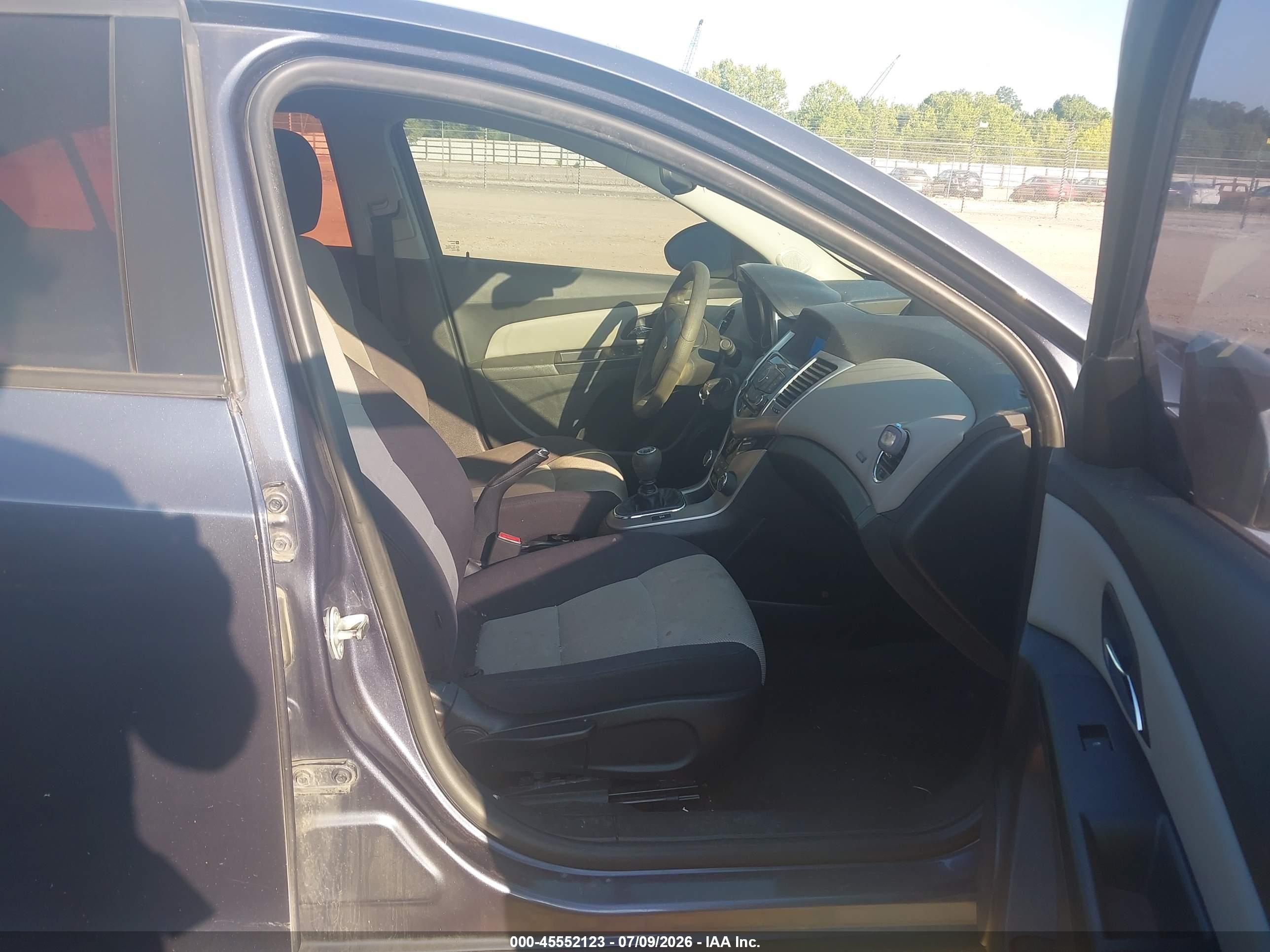 2014 Chevrolet Cruze Ls Manual Blue vin: 1G1PB5SH5E7308698