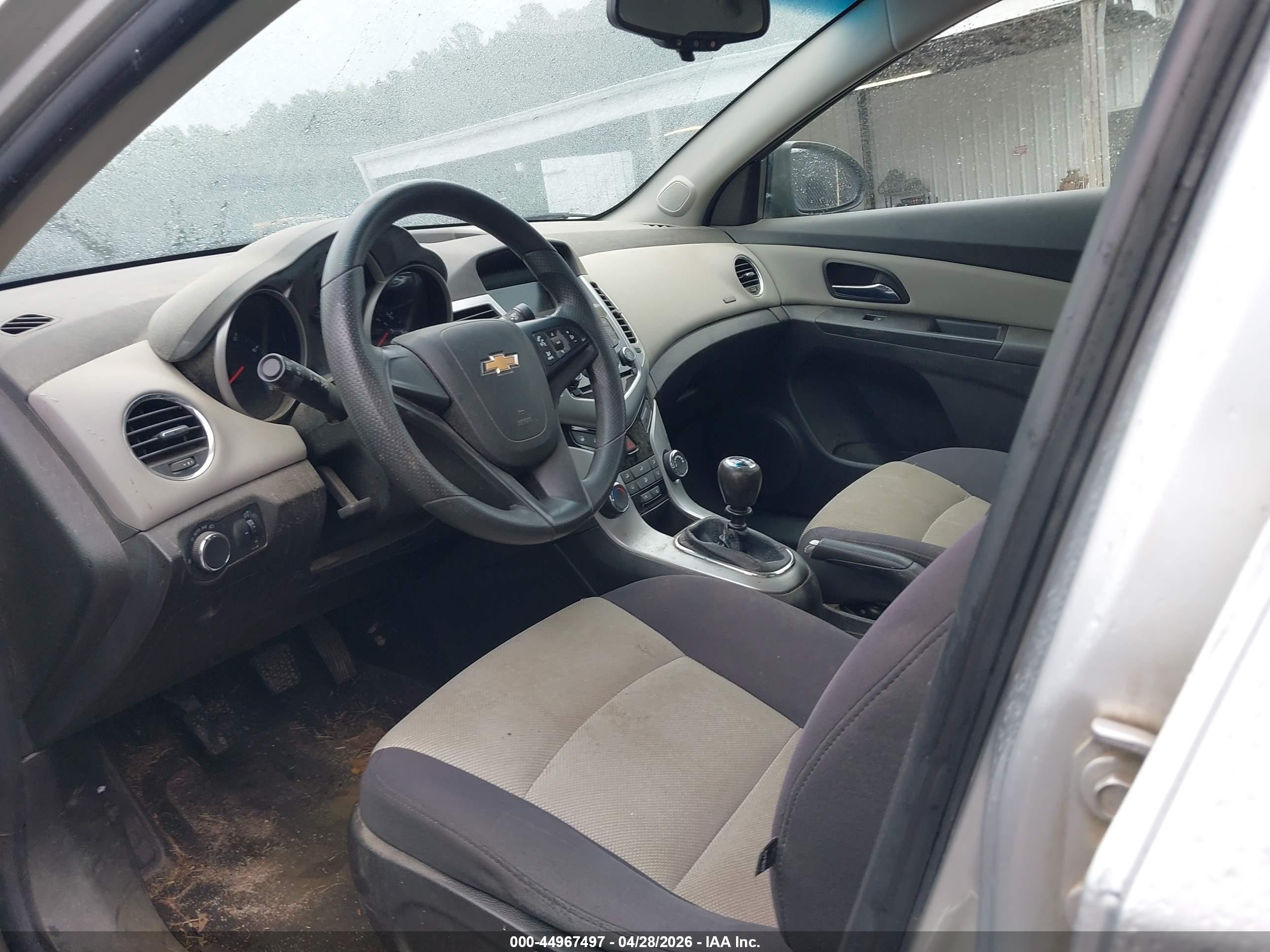 2014 Chevrolet Cruze Ls Manual Серебряный vin: 1G1PB5SH7E7422833