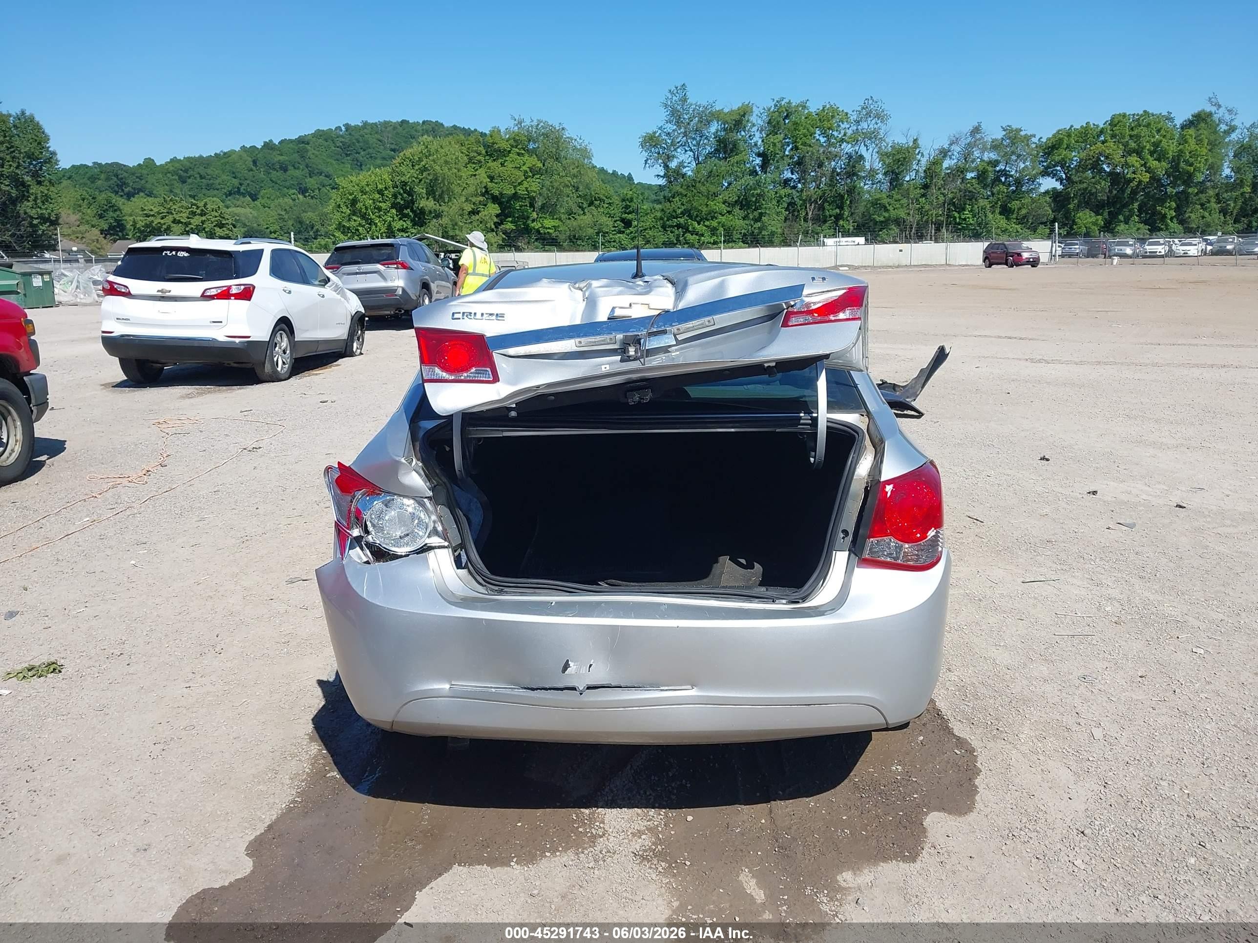 2013 Chevrolet Cruze 1lt Auto Silver vin: 1G1PC5SB0D7208113