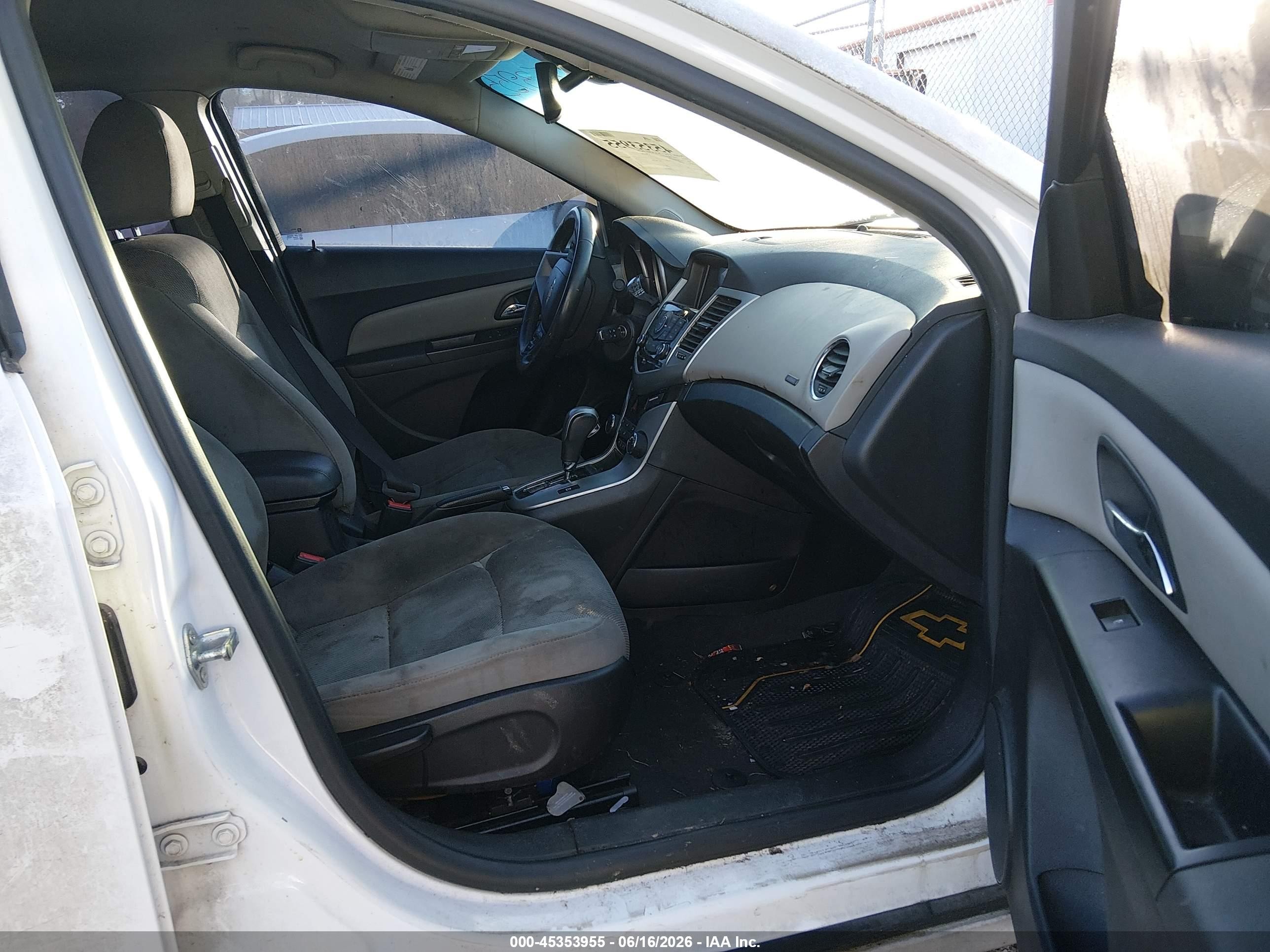 2014 Chevrolet Cruze 1lt Auto Белый vin: 1G1PC5SB0E7351368