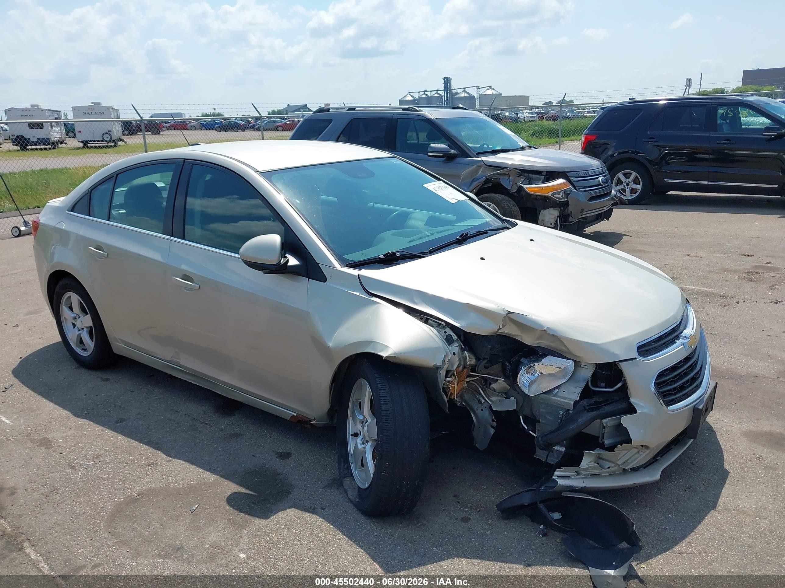 2015 Chevrolet Cruze 1lt Auto Золотой vin: 1G1PC5SB0F7228574