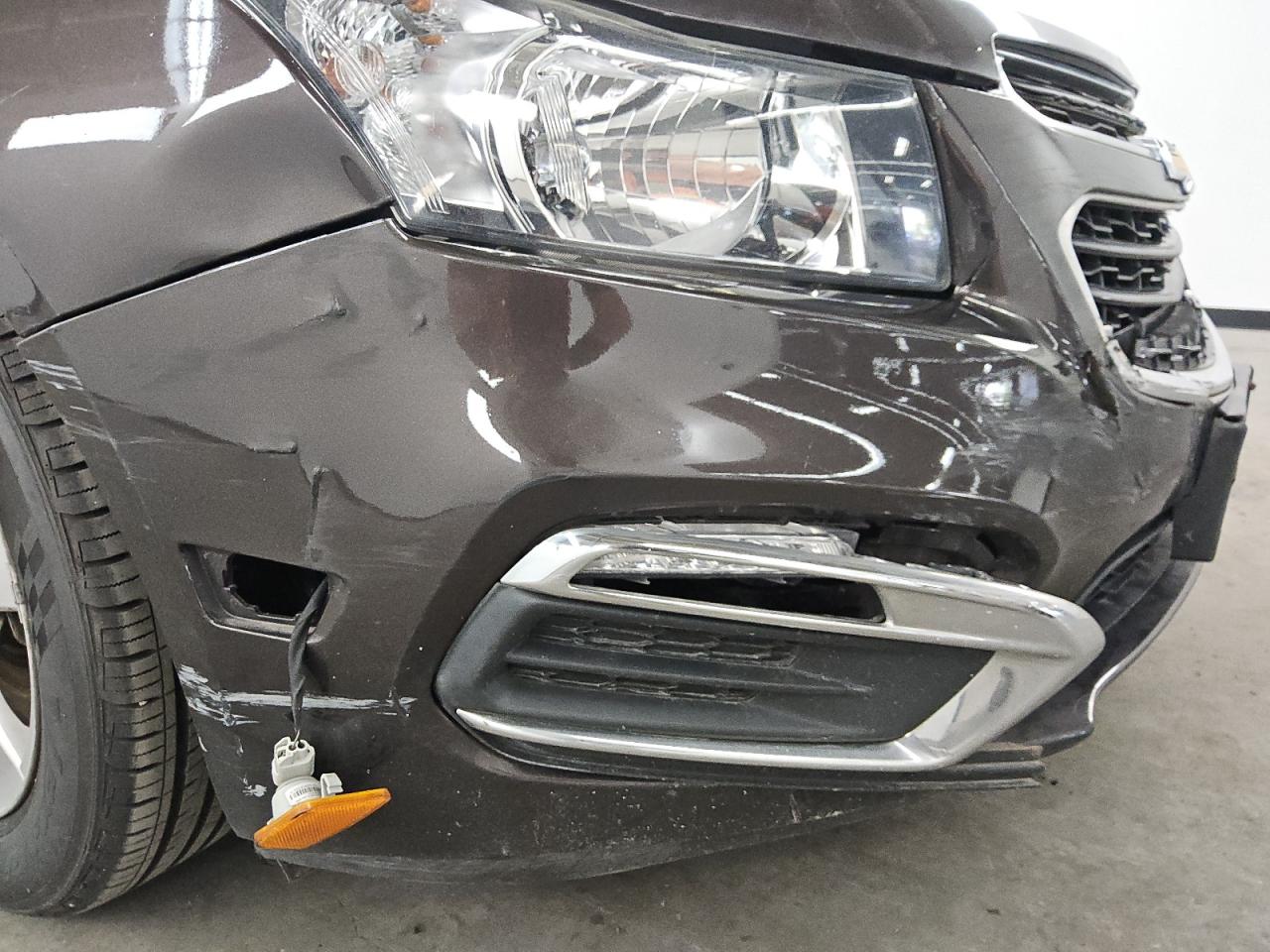 2015 Chevrolet Cruze Lt Brown vin: 1G1PC5SB0F7249134 Damage: Right Head Lamp, Heavy Scratch, Replacement Required