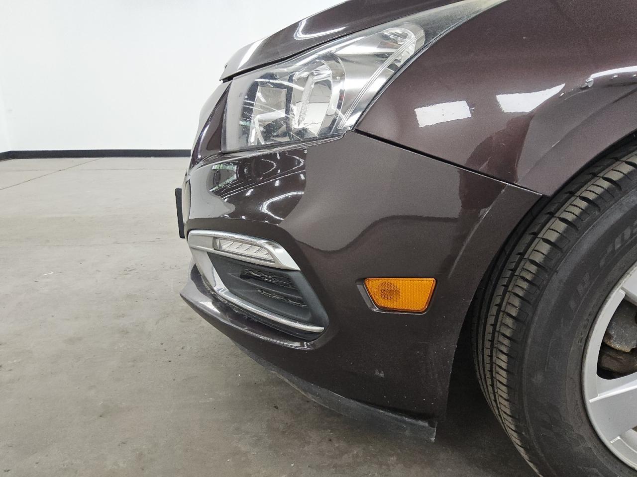 2015 Chevrolet Cruze Lt Brown vin: 1G1PC5SB0F7249134 Damage: Front Bumper Left. Grille-Scrn, Broken, Replacement Required