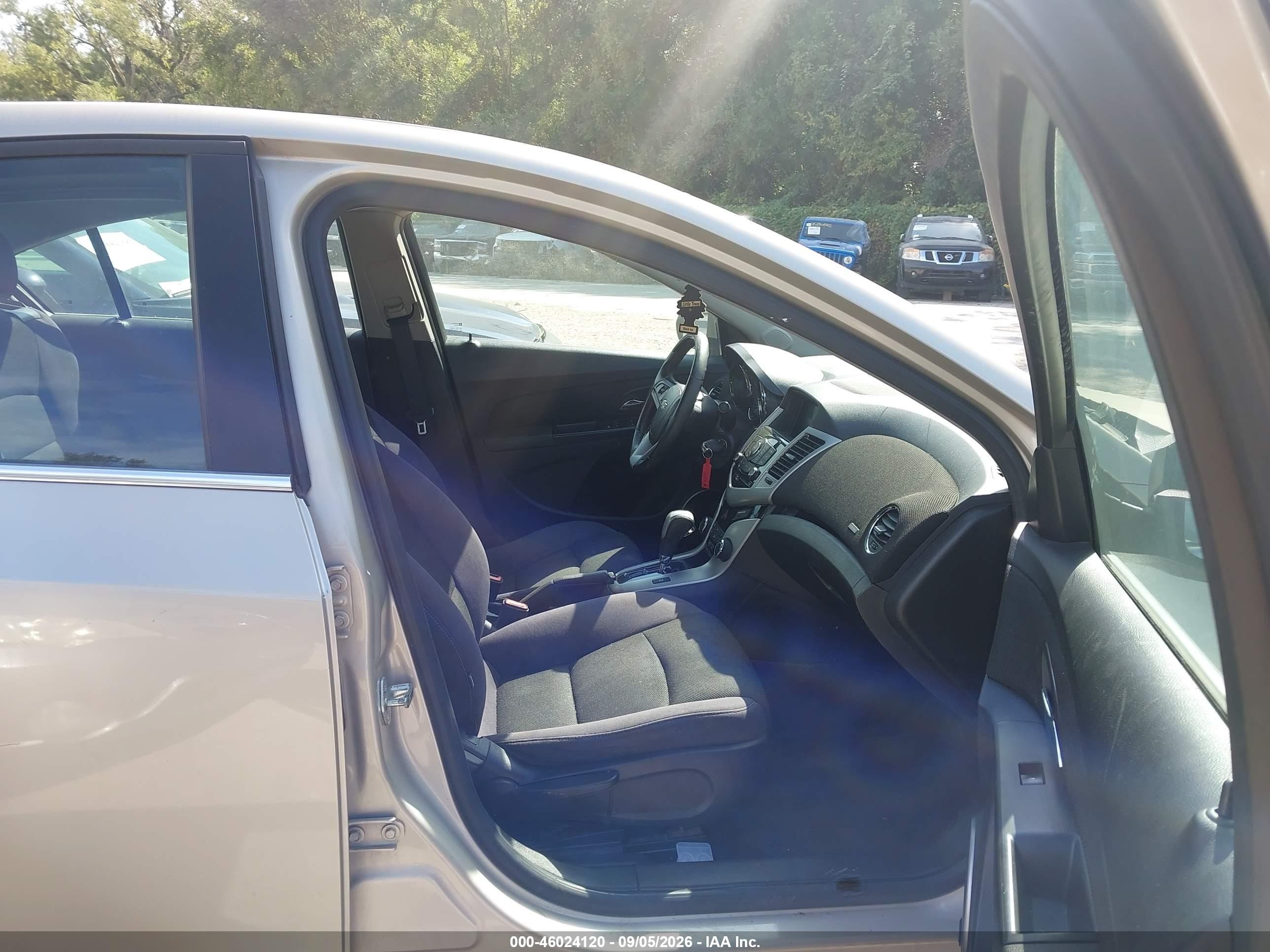 2014 Chevrolet Cruze 1lt Auto Champagne vin: 1G1PC5SB1E7152006
