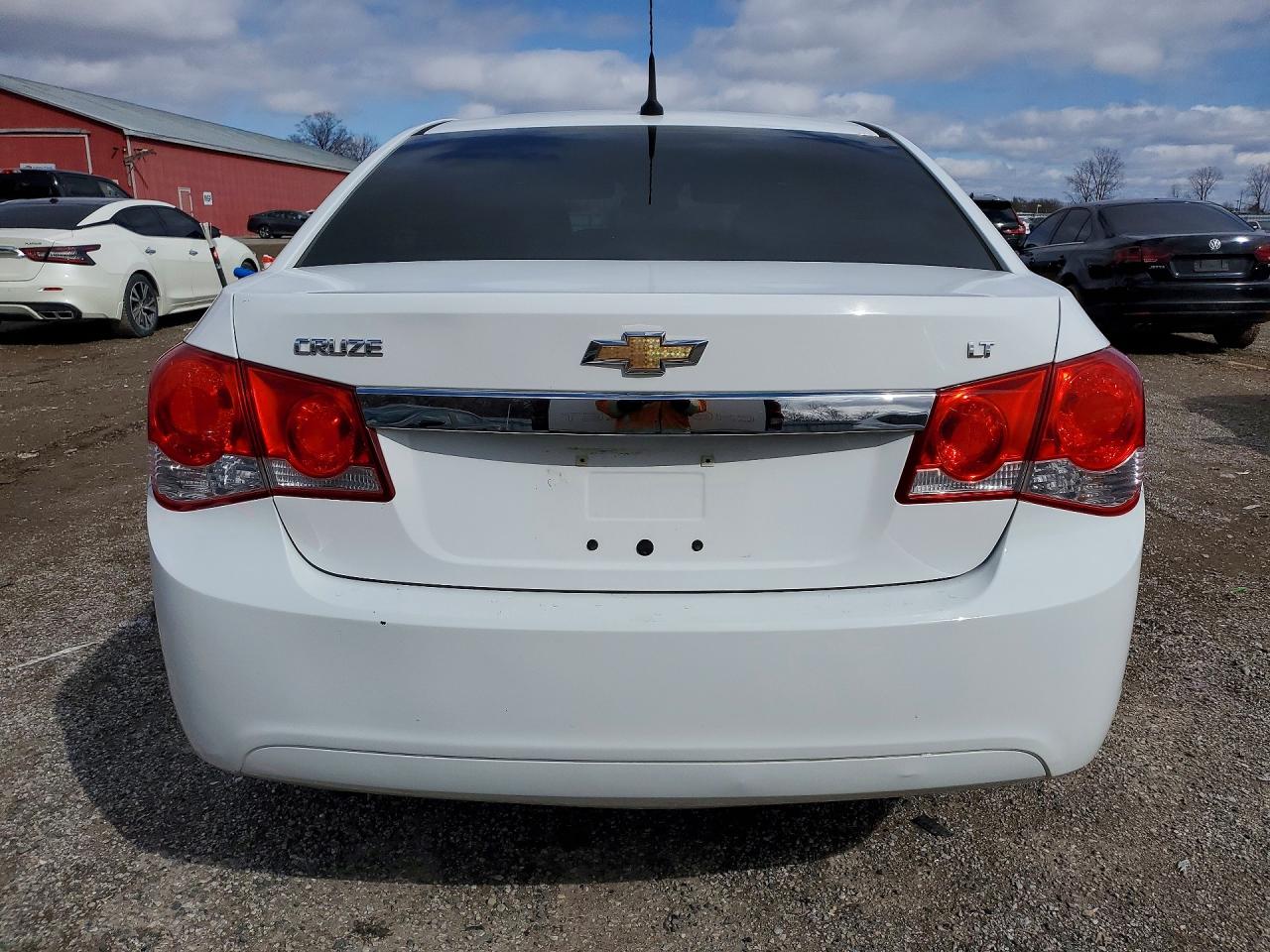 2014 Chevrolet Cruze Lt White vin: 1G1PC5SB1E7384623