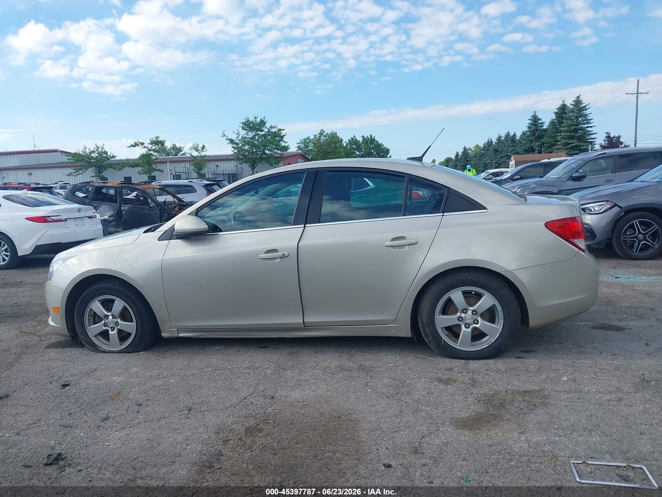 2014 Chevrolet Cruze 1lt Auto Gold vin: 1G1PC5SB1E7486195