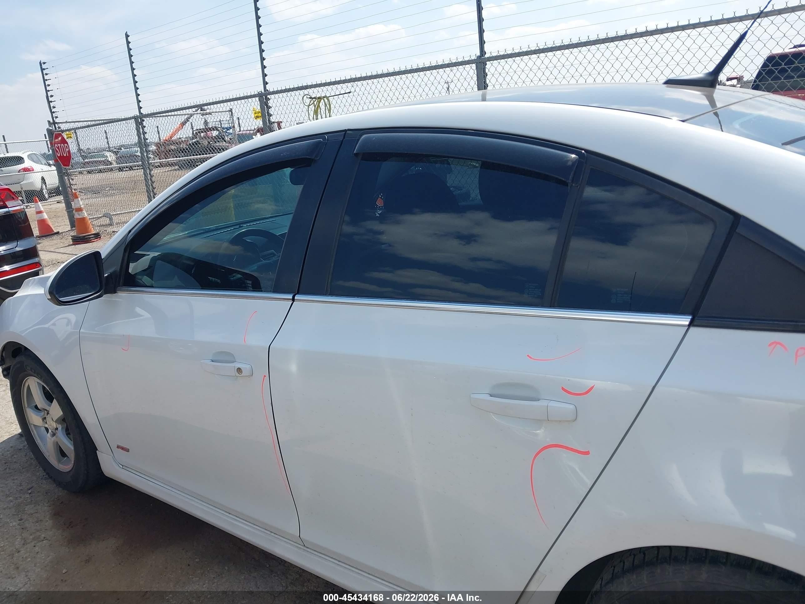 2014 Chevrolet Cruze 1lt Auto White vin: 1G1PC5SB2E7246962
