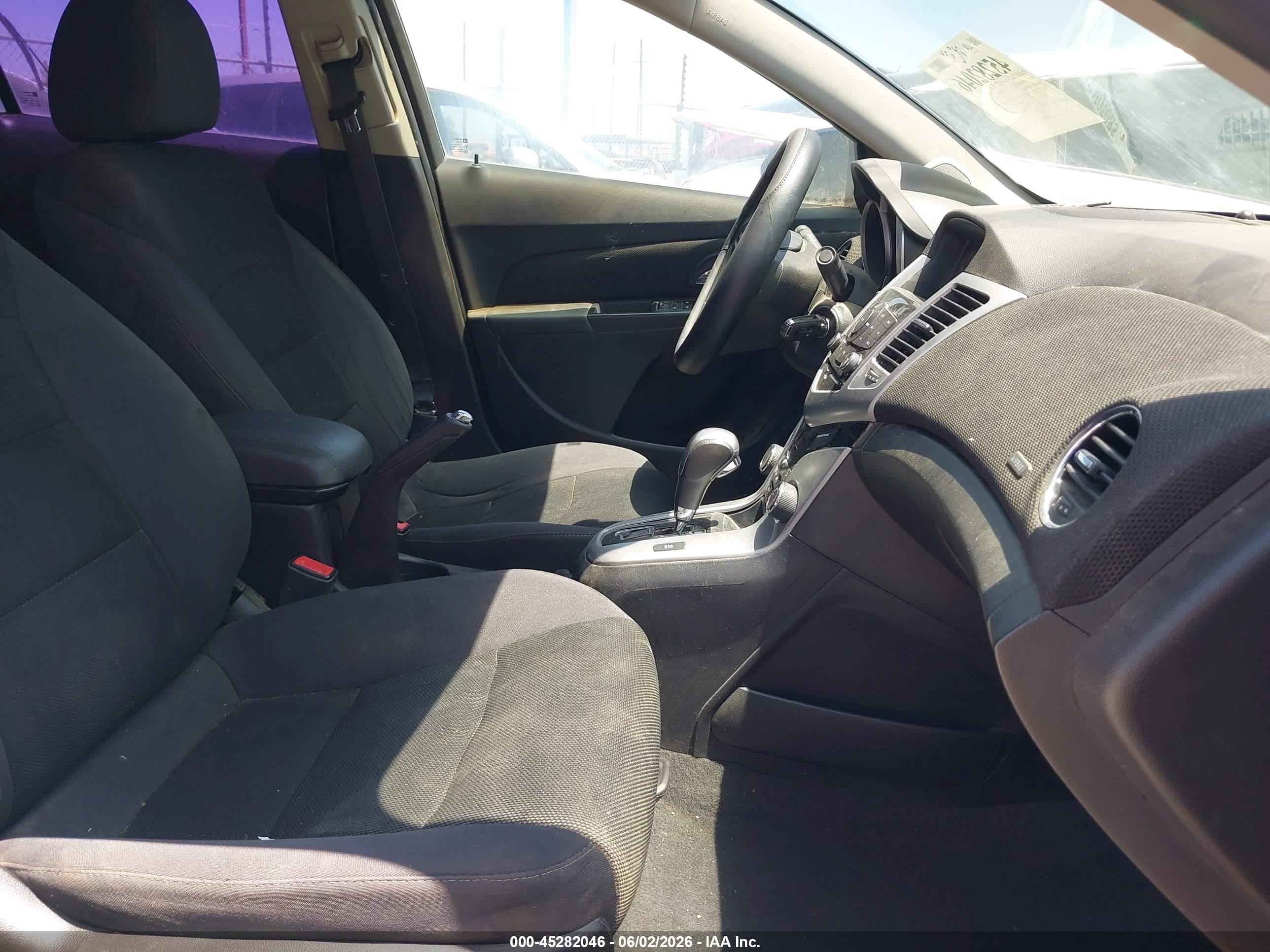 2015 Chevrolet Cruze 1lt Auto Серебряный vin: 1G1PC5SB2F7105682