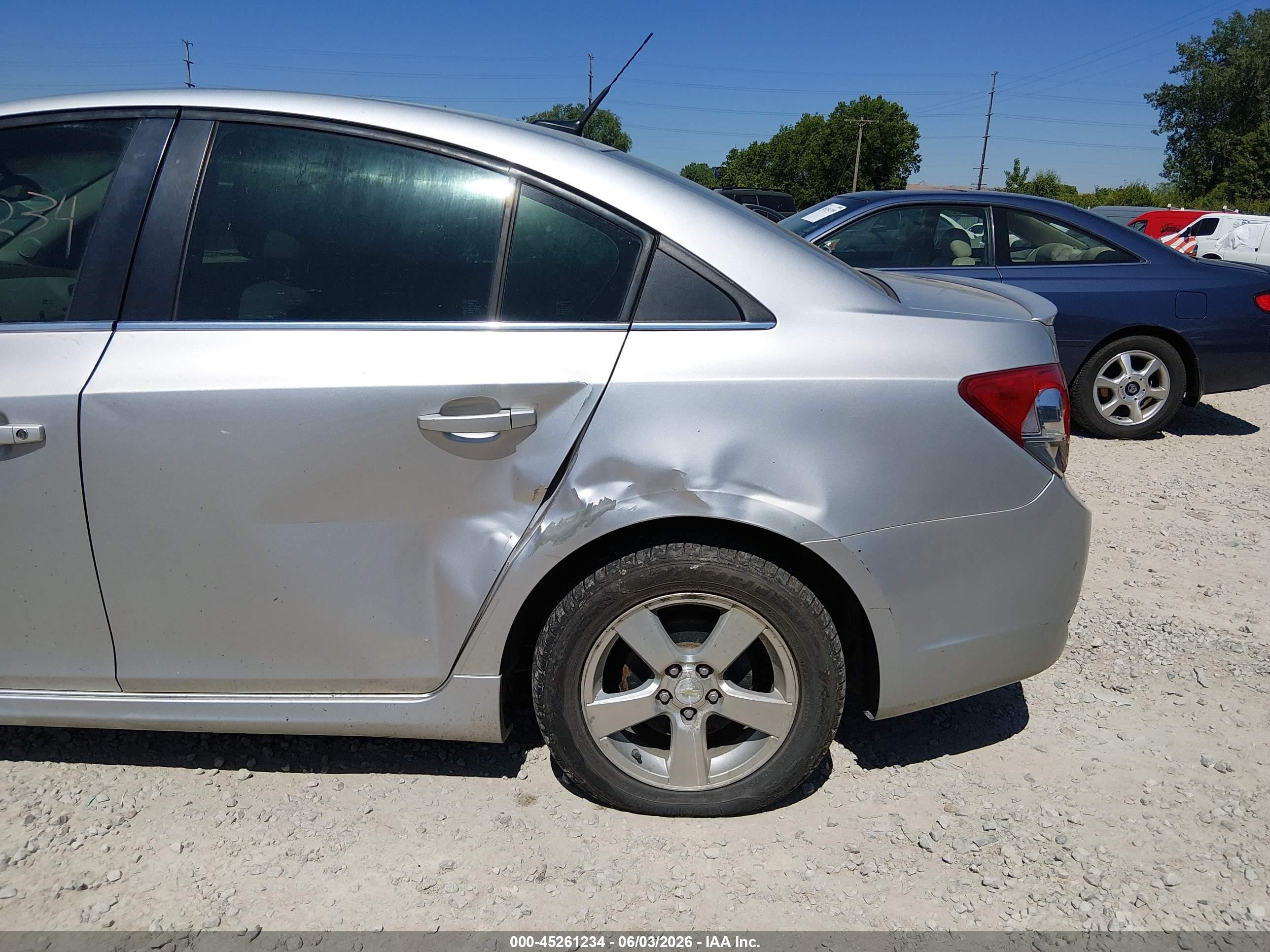 2013 Chevrolet Cruze 1lt Auto Silver vin: 1G1PC5SB3D7128238