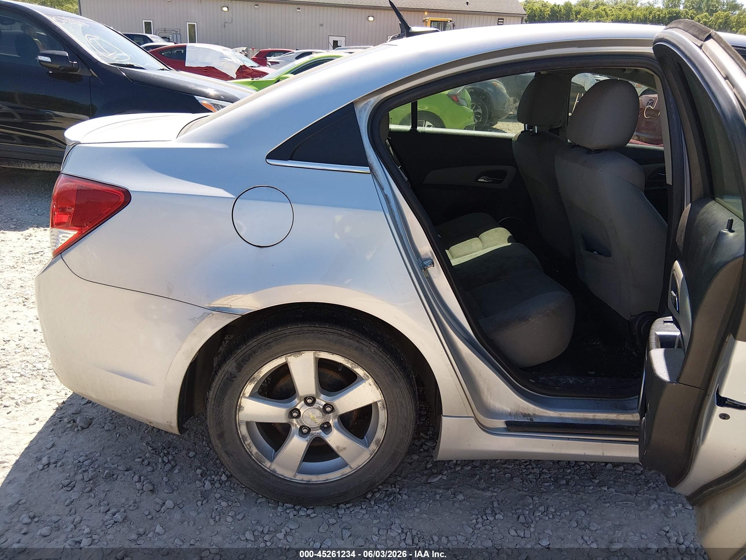 2013 Chevrolet Cruze 1lt Auto Silver vin: 1G1PC5SB3D7128238