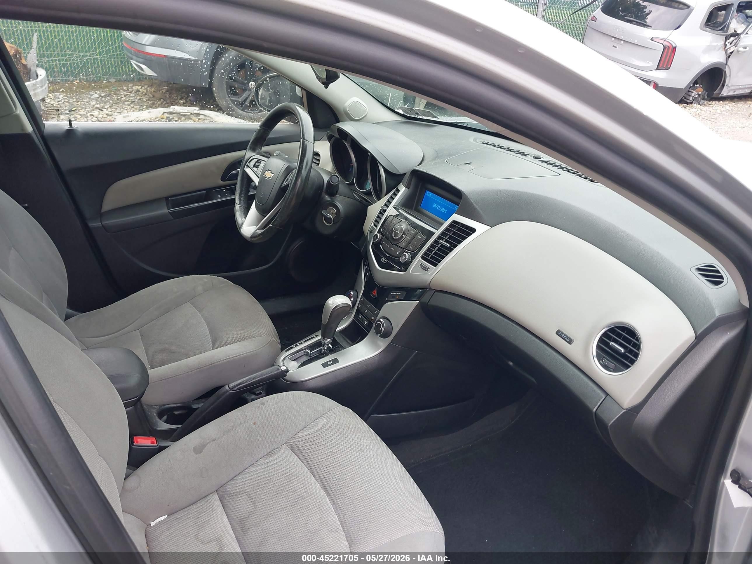 2014 Chevrolet Cruze 1lt Auto Серебряный vin: 1G1PC5SB3E7241284