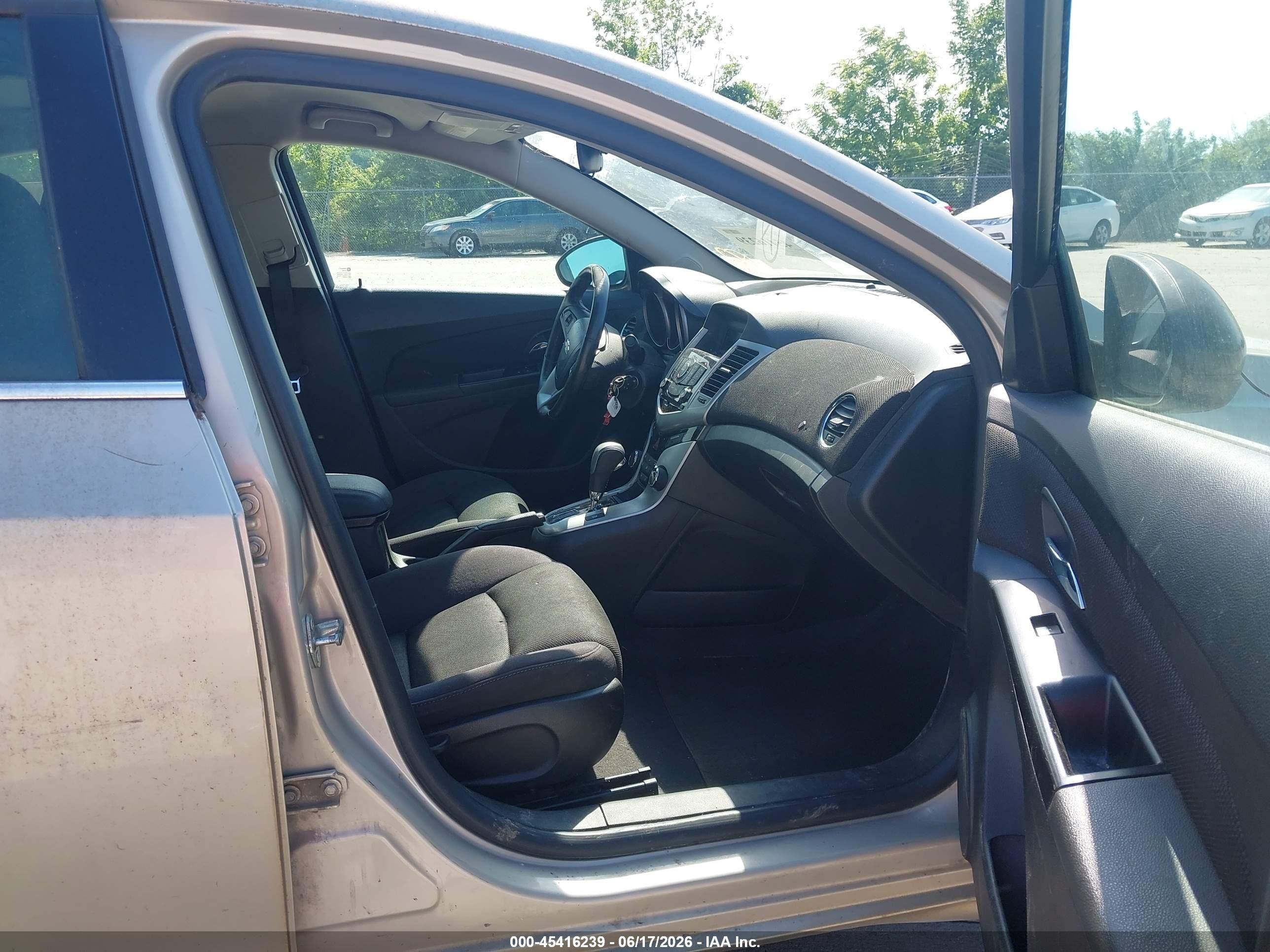 2014 Chevrolet Cruze 1lt Auto Beige vin: 1G1PC5SB3E7402457