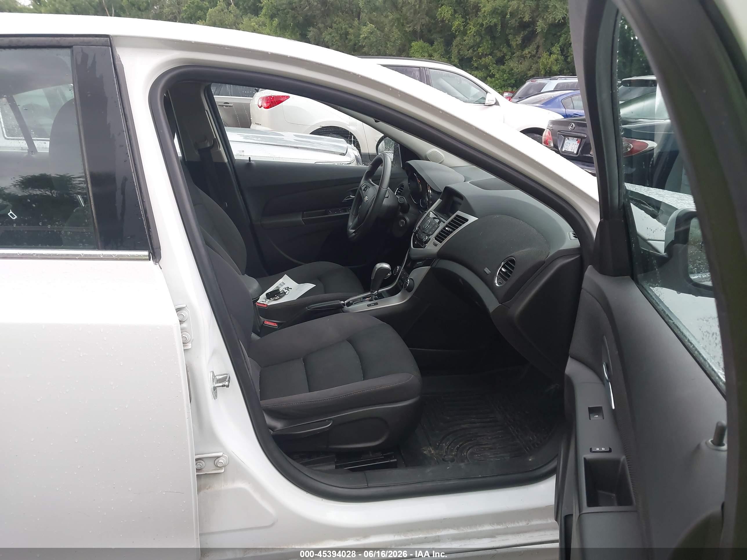 2015 Chevrolet Cruze 1lt Auto Белый vin: 1G1PC5SB3F7254411