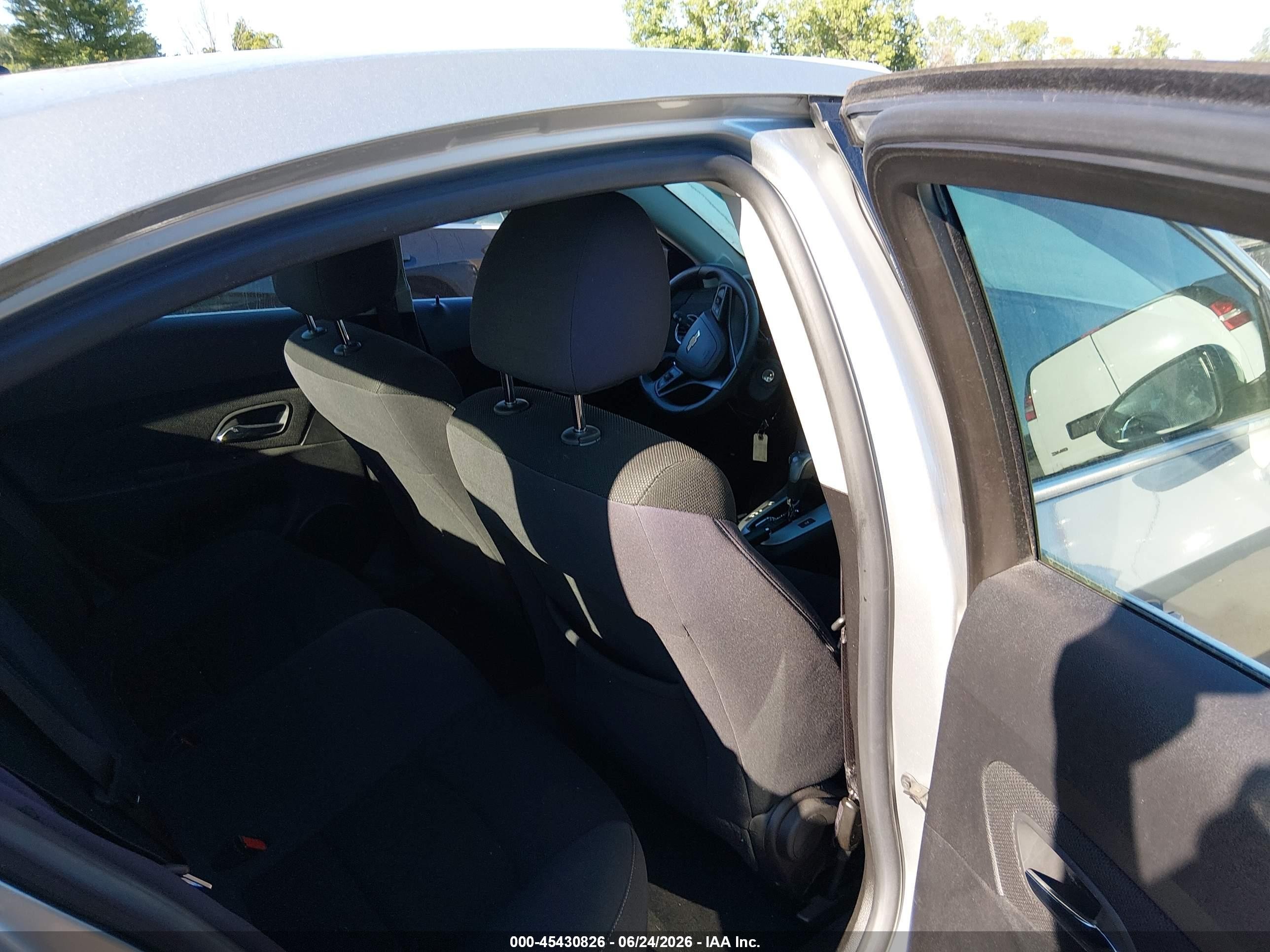 2015 Chevrolet Cruze 1lt Auto Silver vin: 1G1PC5SB4F7150400