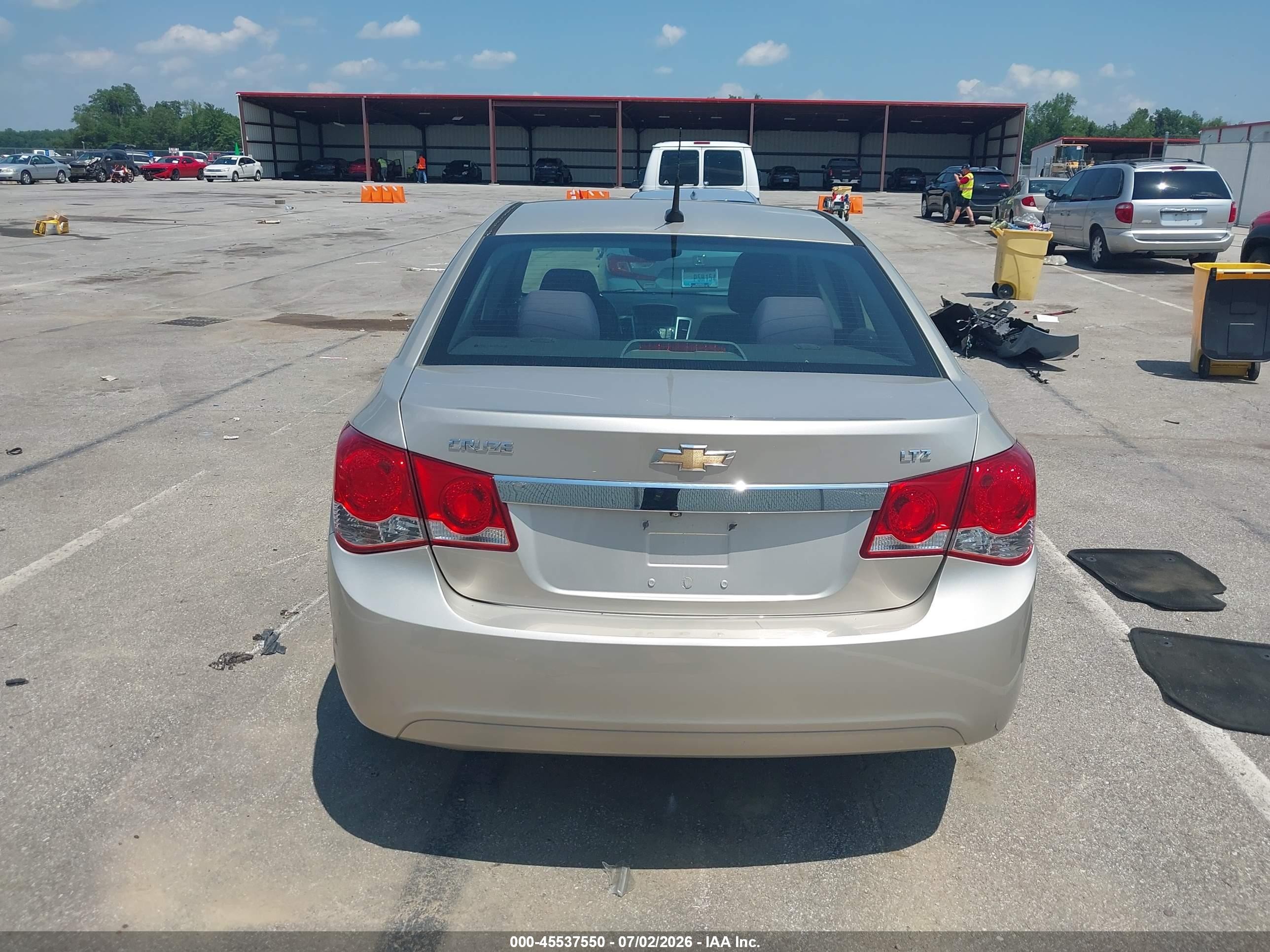 2014 Chevrolet Cruze 1lt Auto Gold vin: 1G1PC5SB5E7327583