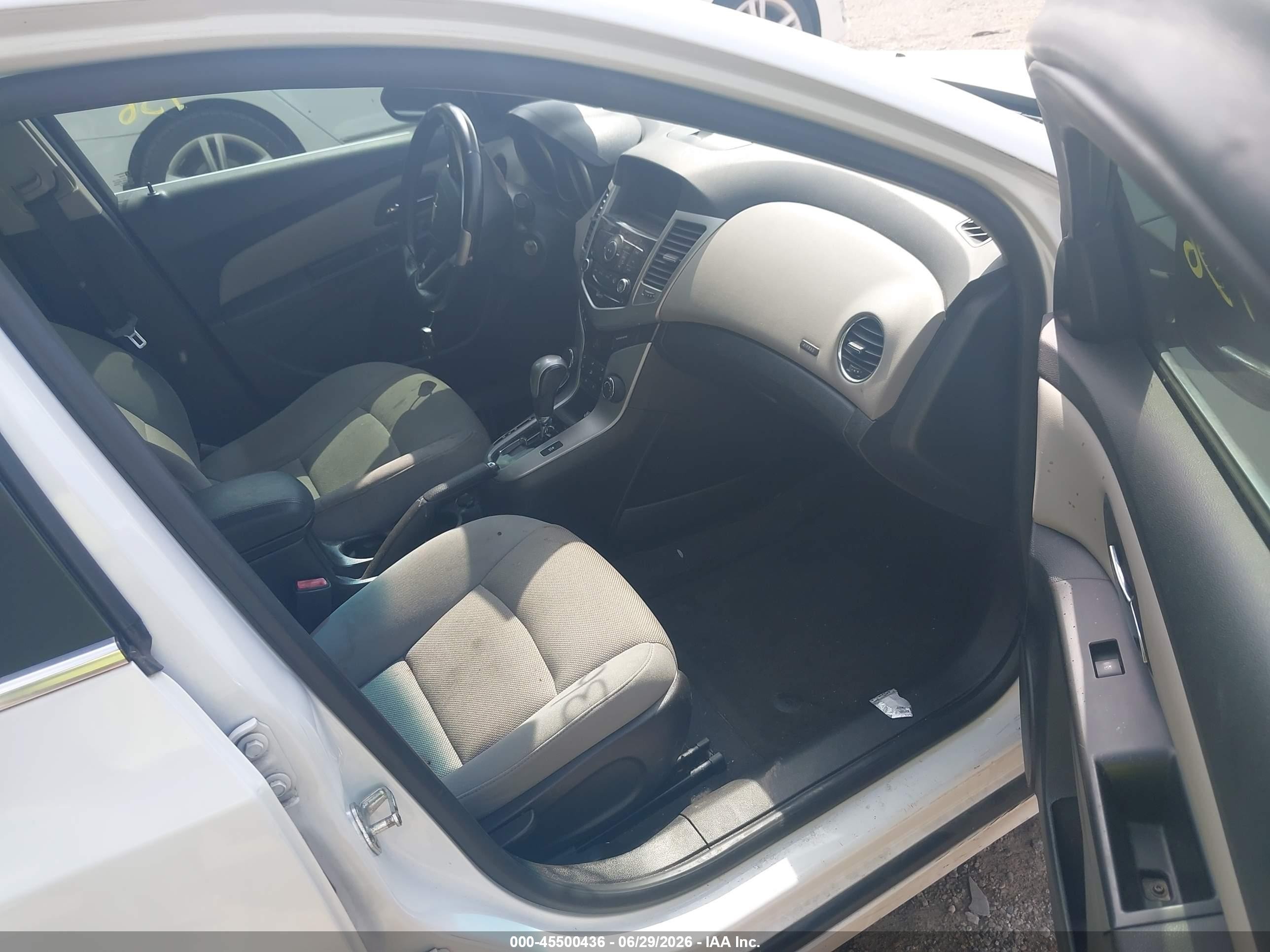 2013 Chevrolet Cruze 1lt Auto White vin: 1G1PC5SB6D7181161