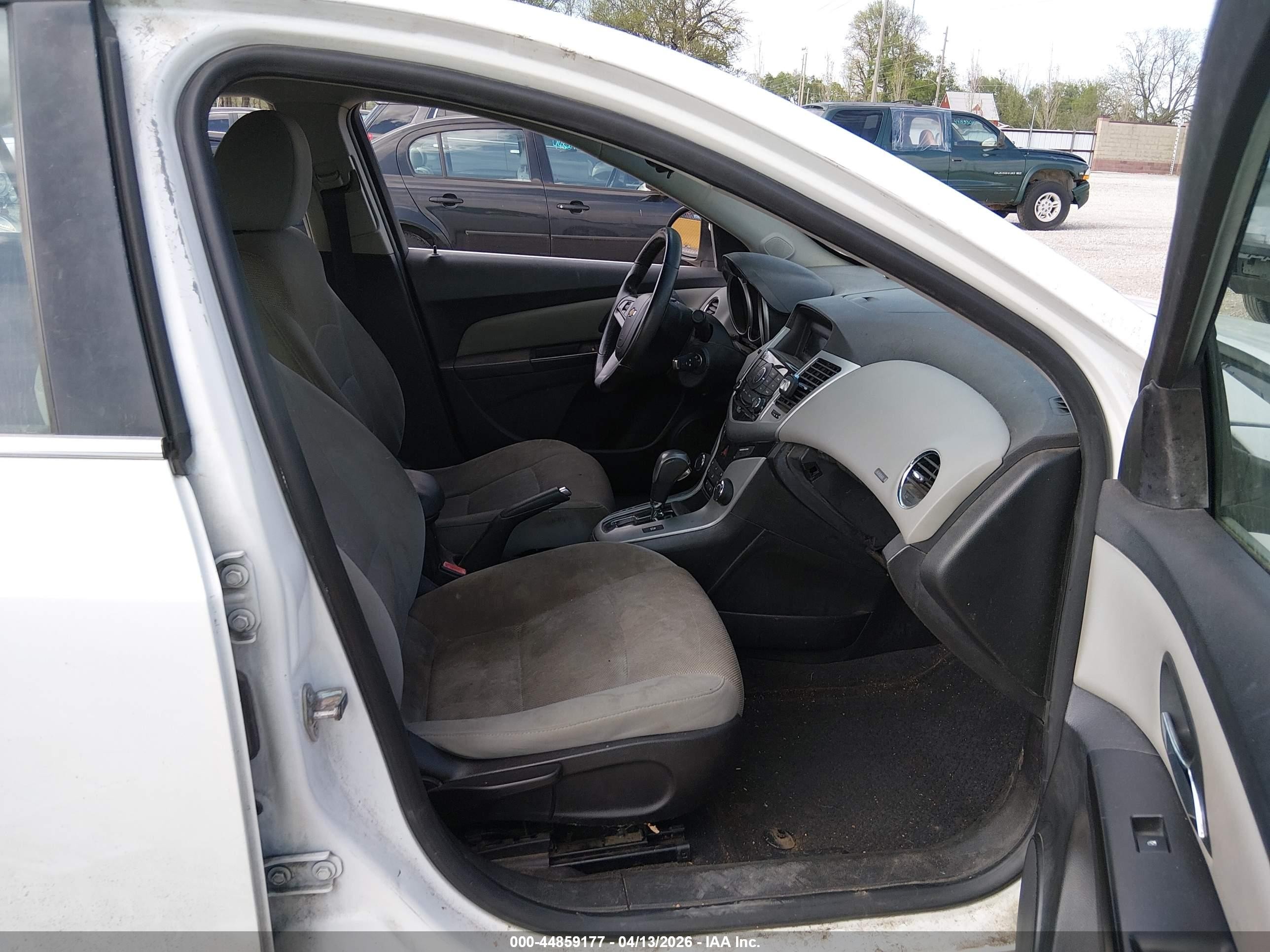 2013 Chevrolet Cruze 1lt Auto White vin: 1G1PC5SB6D7200923