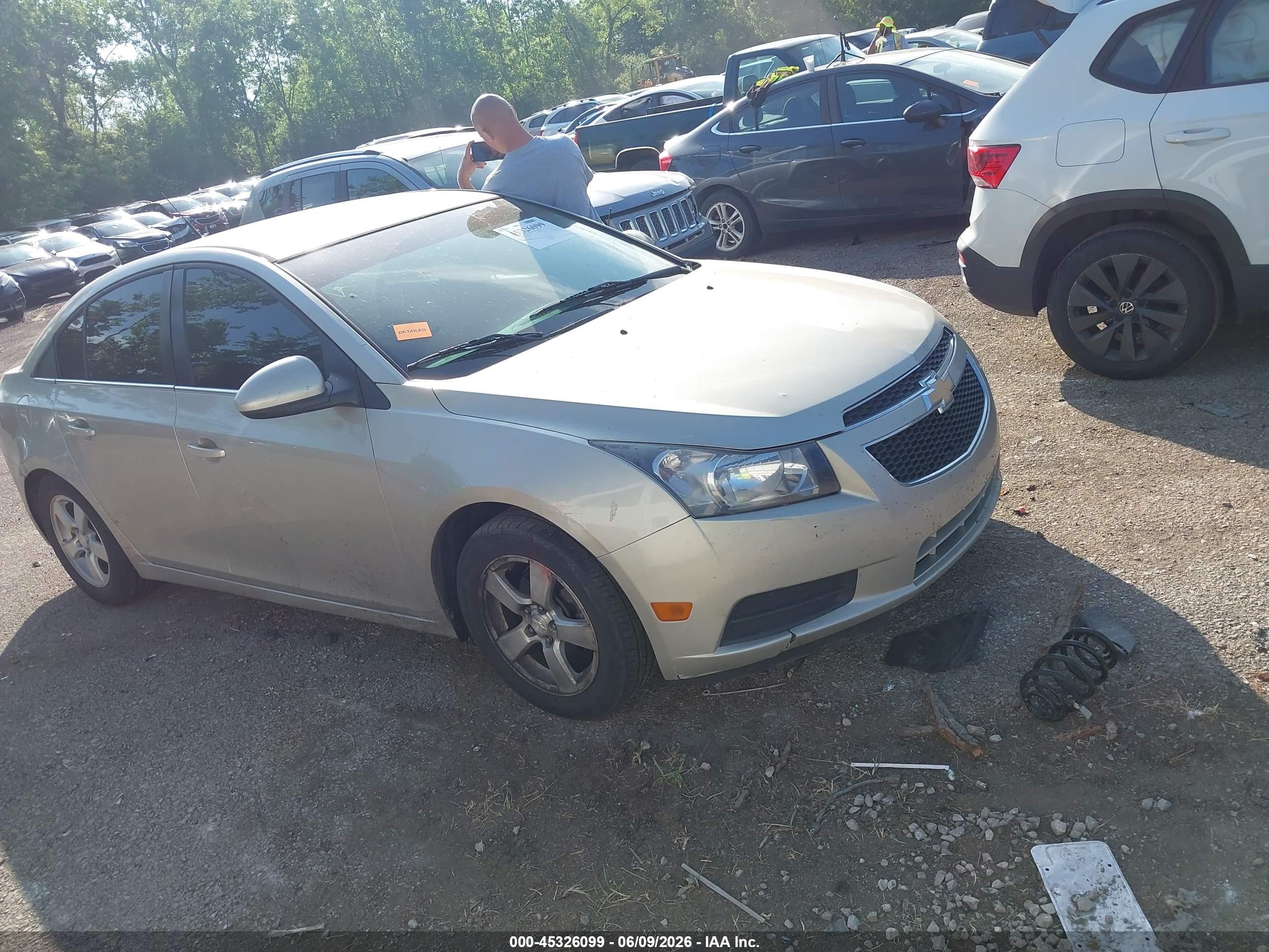 2014 Chevrolet Cruze 1lt Auto Champagne vin: 1G1PC5SB7E7278998